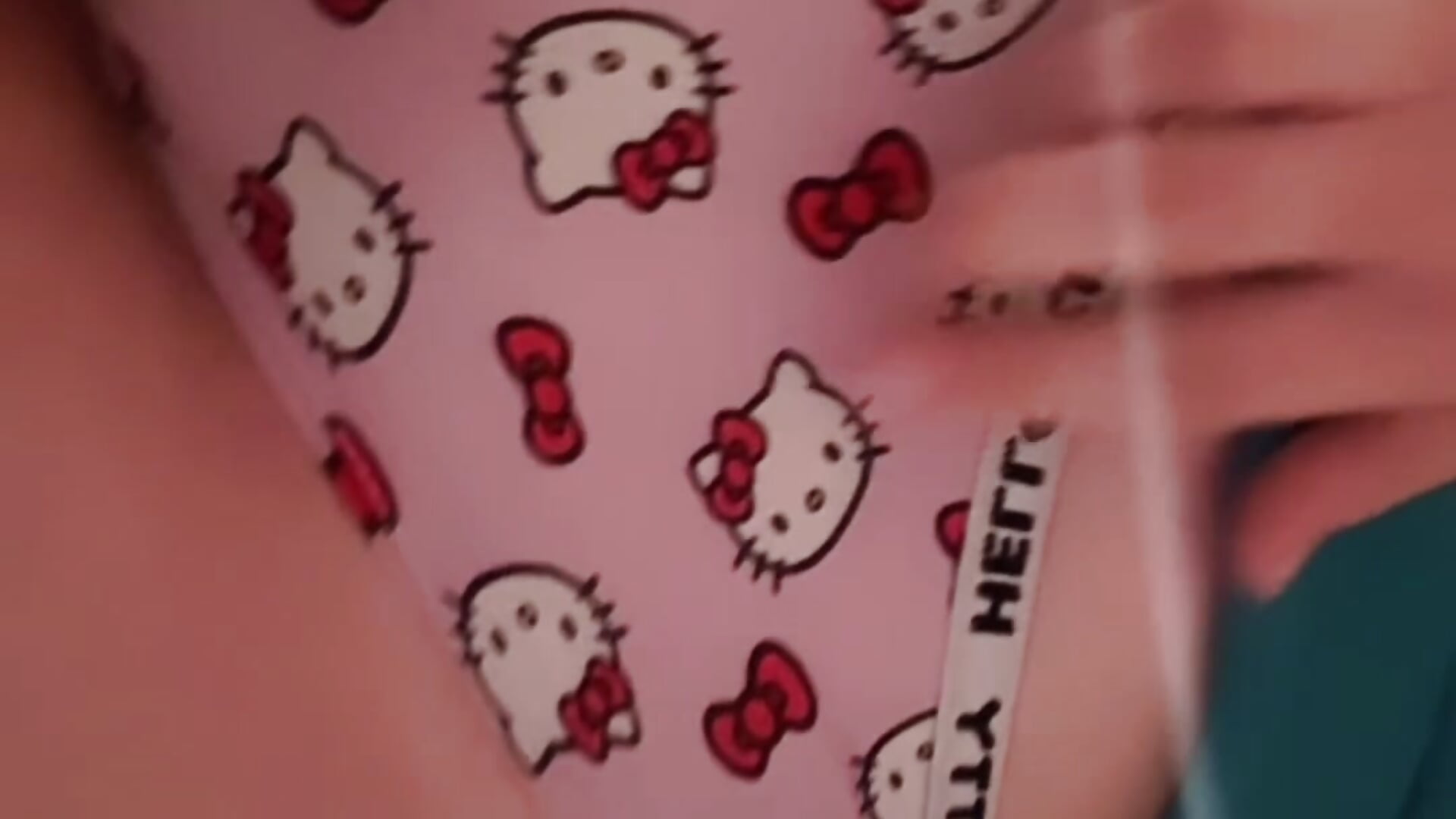 Te gusta mis panties de Hello Kitty? 🤭😈💗 – video modela na kameri Gababyberry