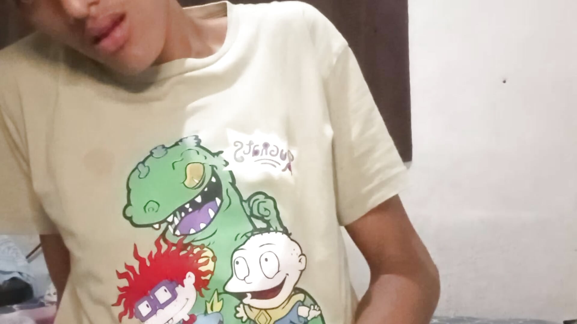 Apóyame mucho – video modela na kameri tuflaquitorico