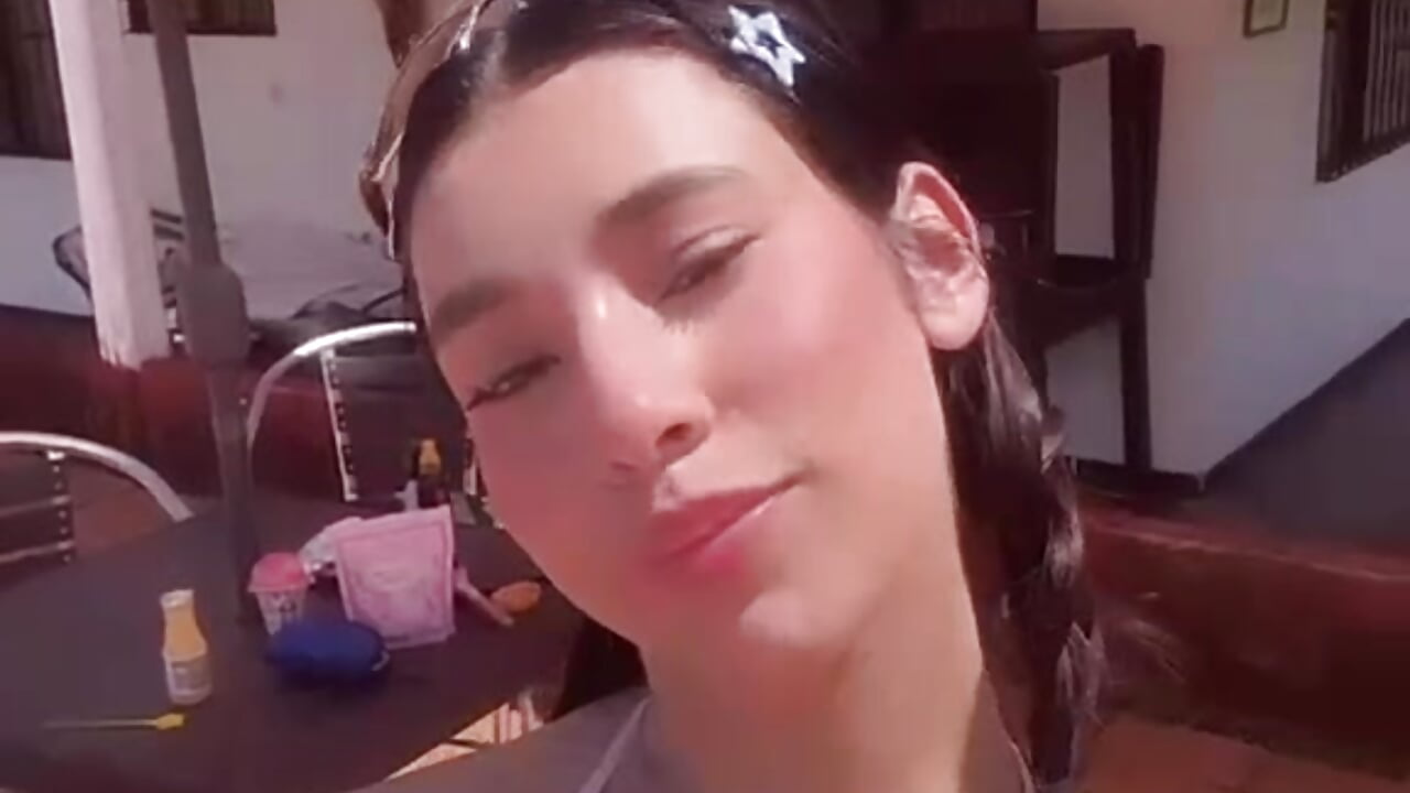 enjoying the sun ☀️ – video od webkamerové modelky Nanami_