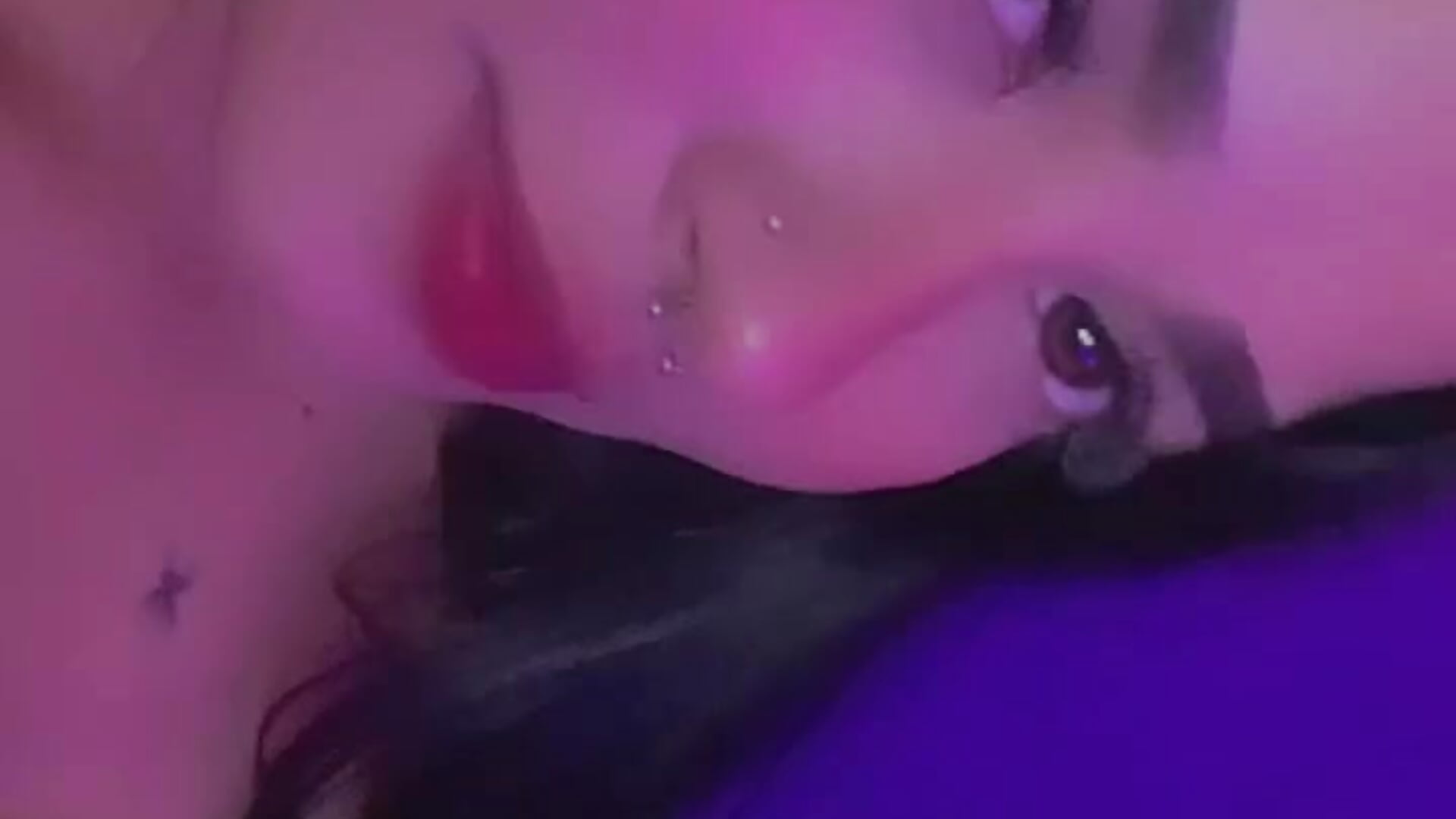 a0fc308d-1252-4857-9de9-d8921b7f4bd0 - video by Scarlet_temptress0