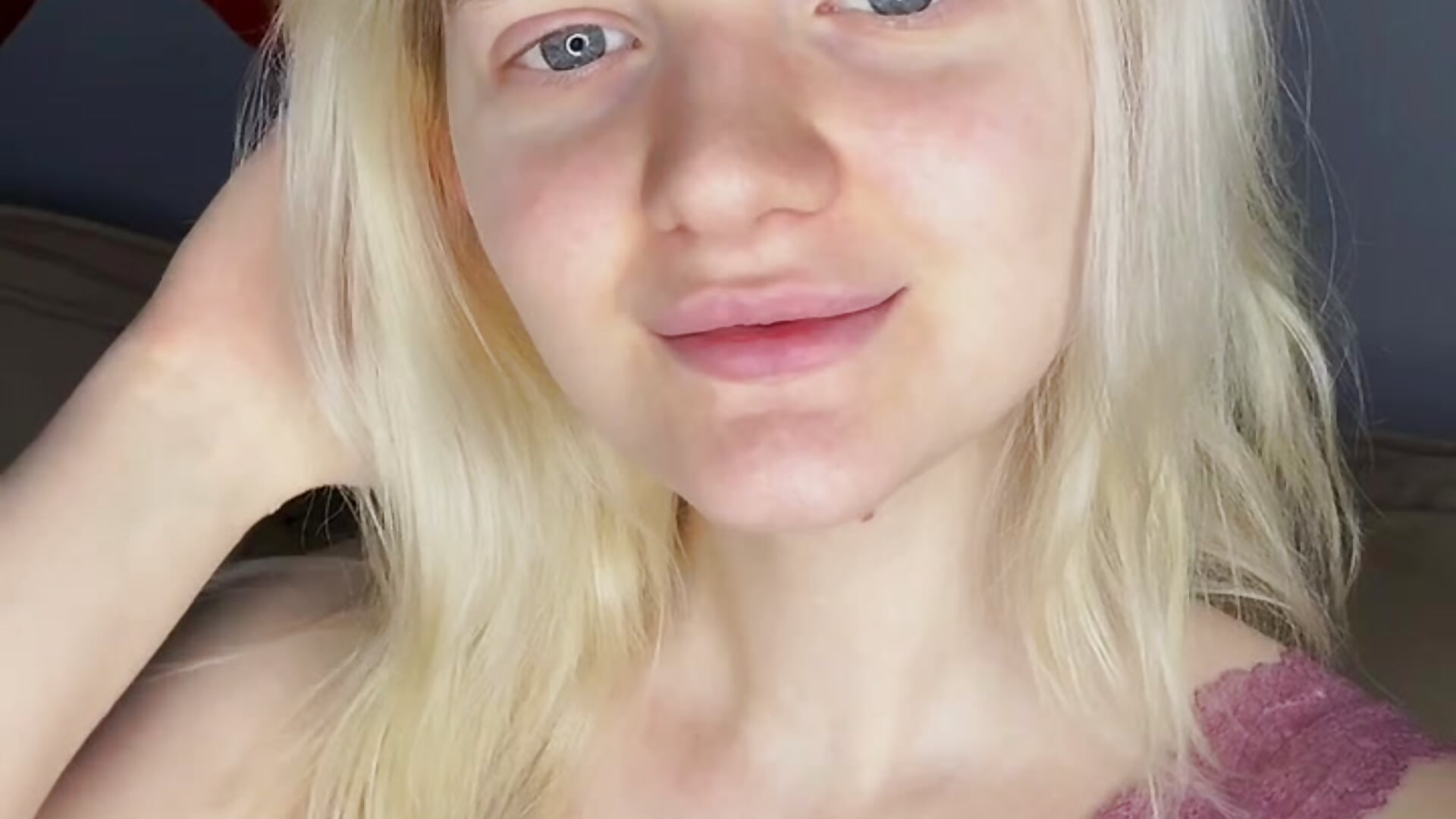 meow – видео вебкам-модели Ivoryeva