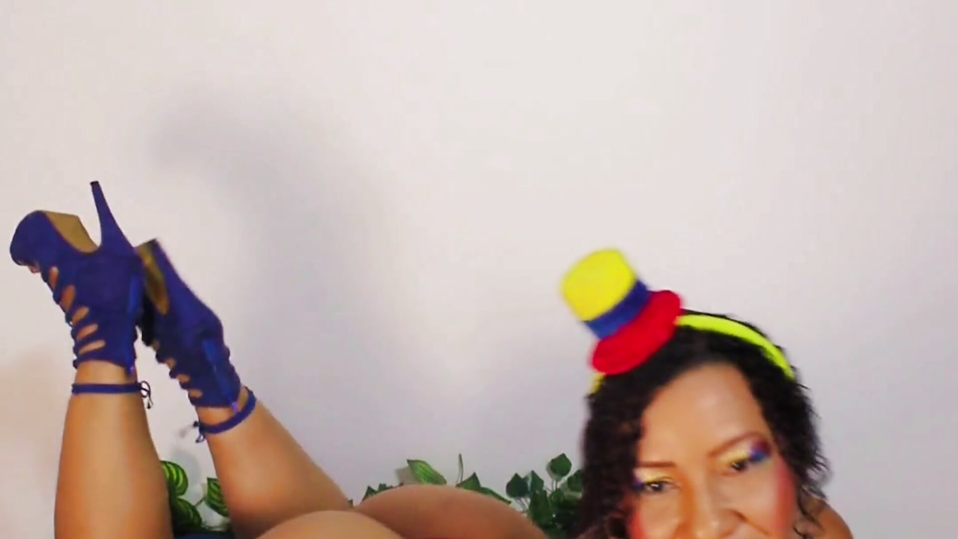 Red hot world coup girl - Vídeo de LunaDelux0, modelo de vídeos