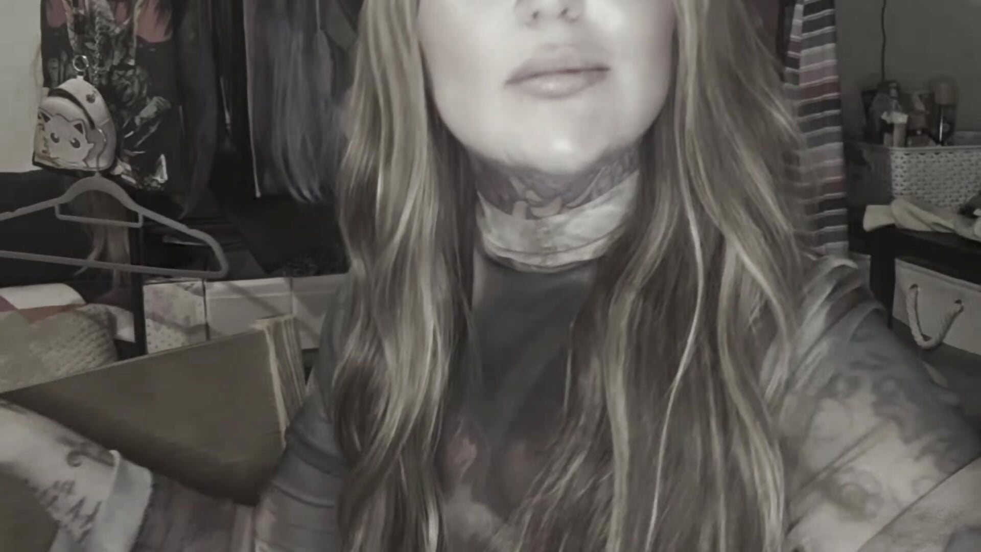 Cowgirl lipsync - video av emobarbiedoll cam-modell