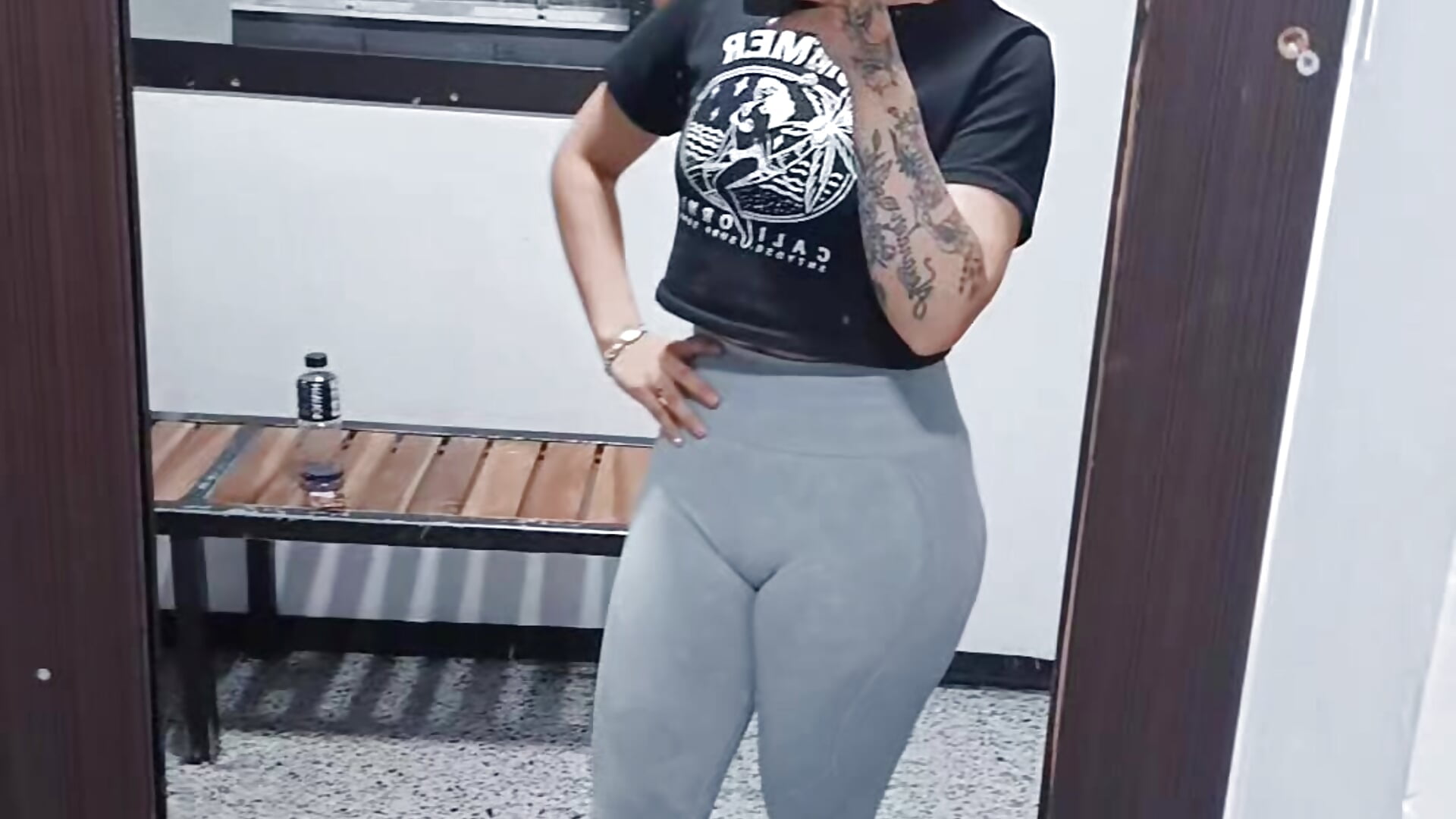 Tattoo - 視頻由 sadashi_moon_ofice 主播提供