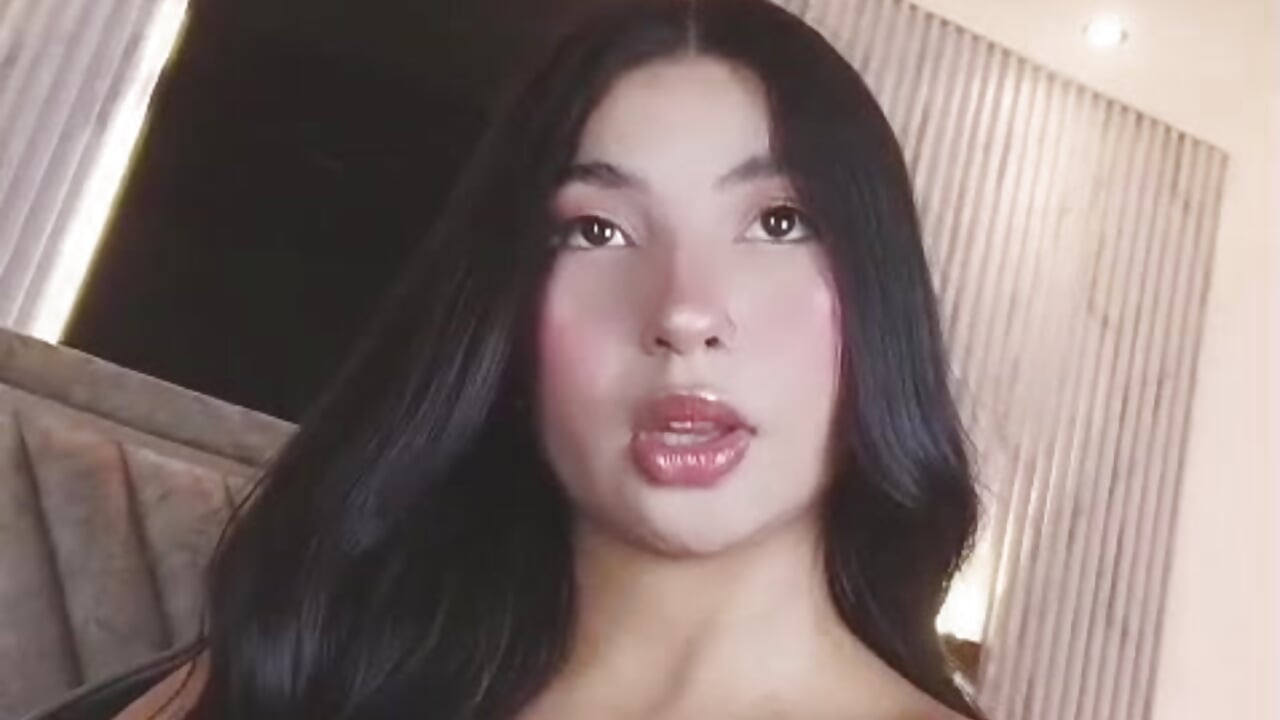 😋 - video di Bella_martini modella di cam