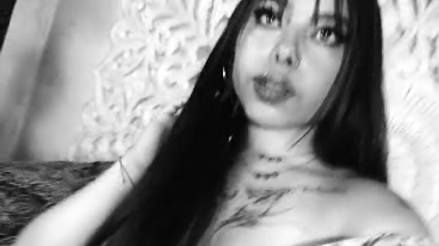 hello — filmik Little_natty_, modela(-lki) na kamerkach