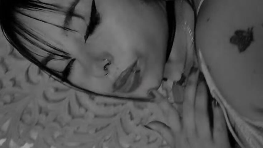 B/N - video av Little_natty_ cam model