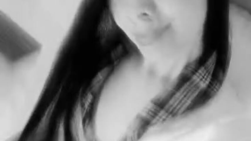 kisses where you like them best 💋😋💜 - video mel_evanss kameramallilta