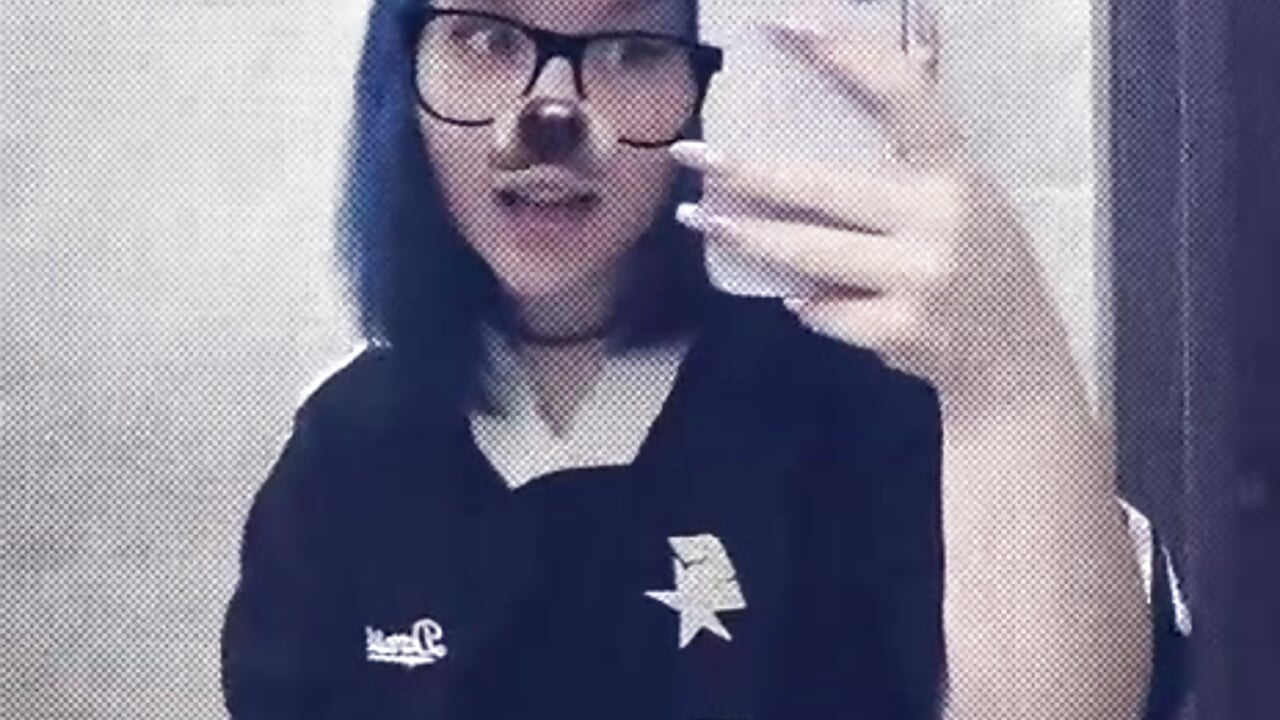 Meow - vídeo de AliceMoongirl modelo de câmara