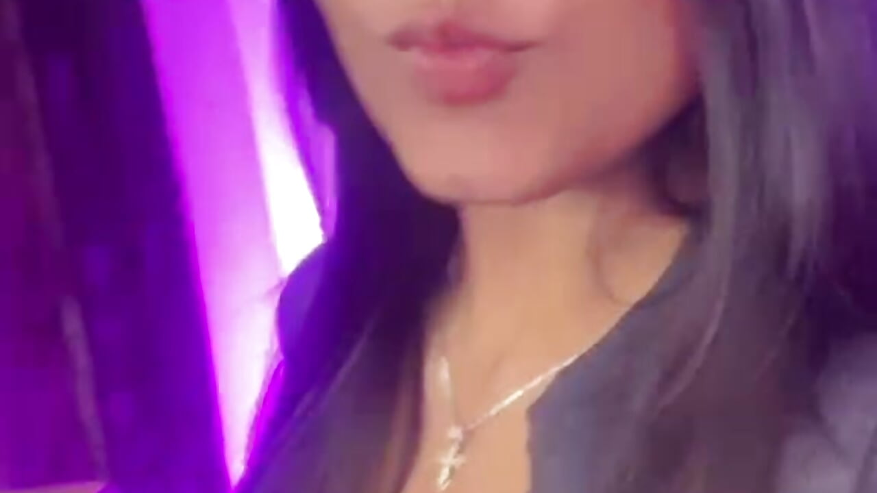 WhatsApp Video 2026-04-22 at 2,53,04 PM – video od webkamerové modelky ElahiaMarquez