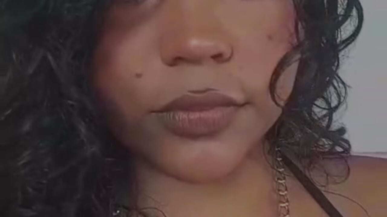 wake-up with specialty coffee Colombian 🍒 - video by katiuskaxoxo cam model
