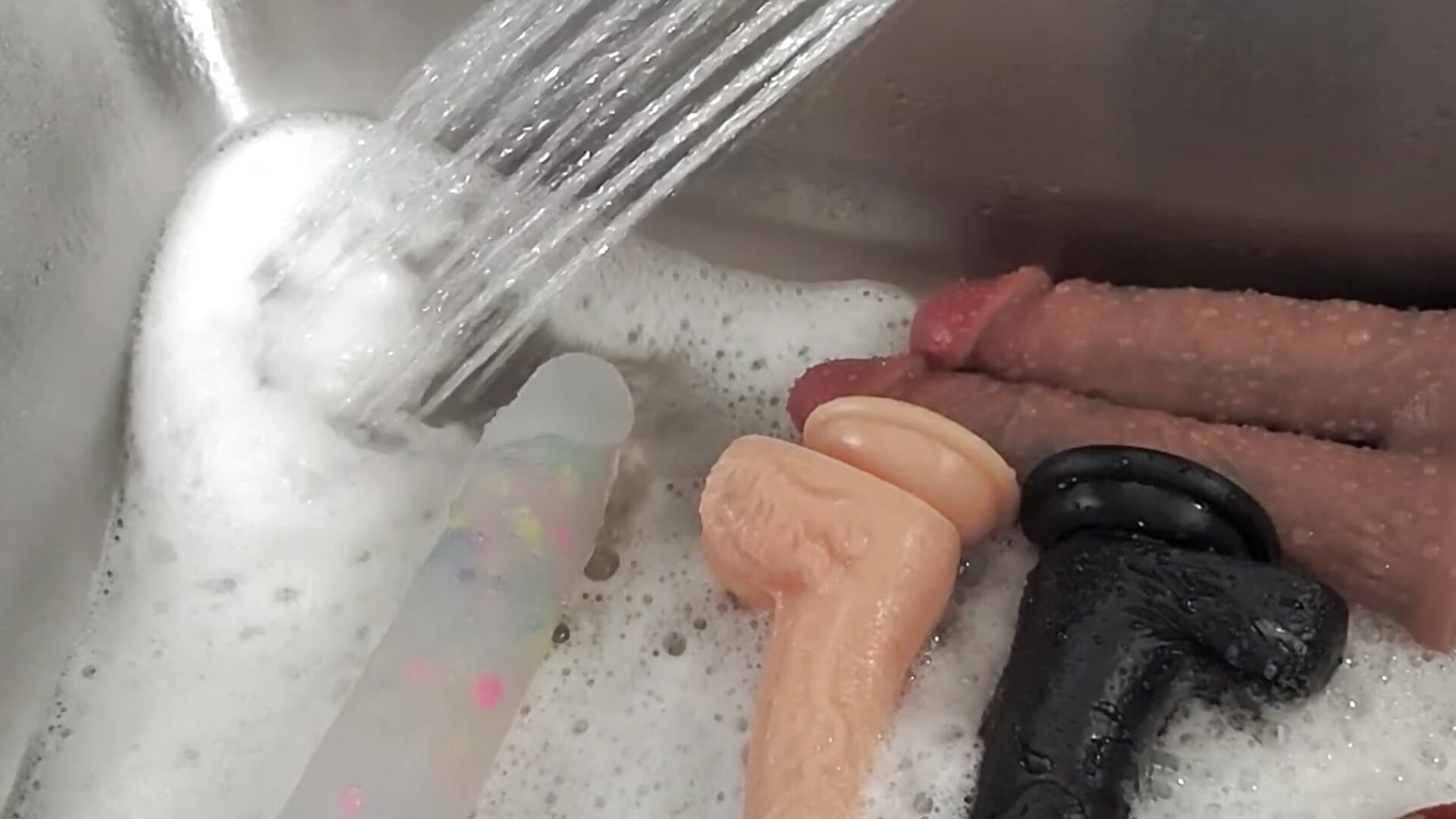 Bath time - فيديو من Theconservative304 موديل الكام