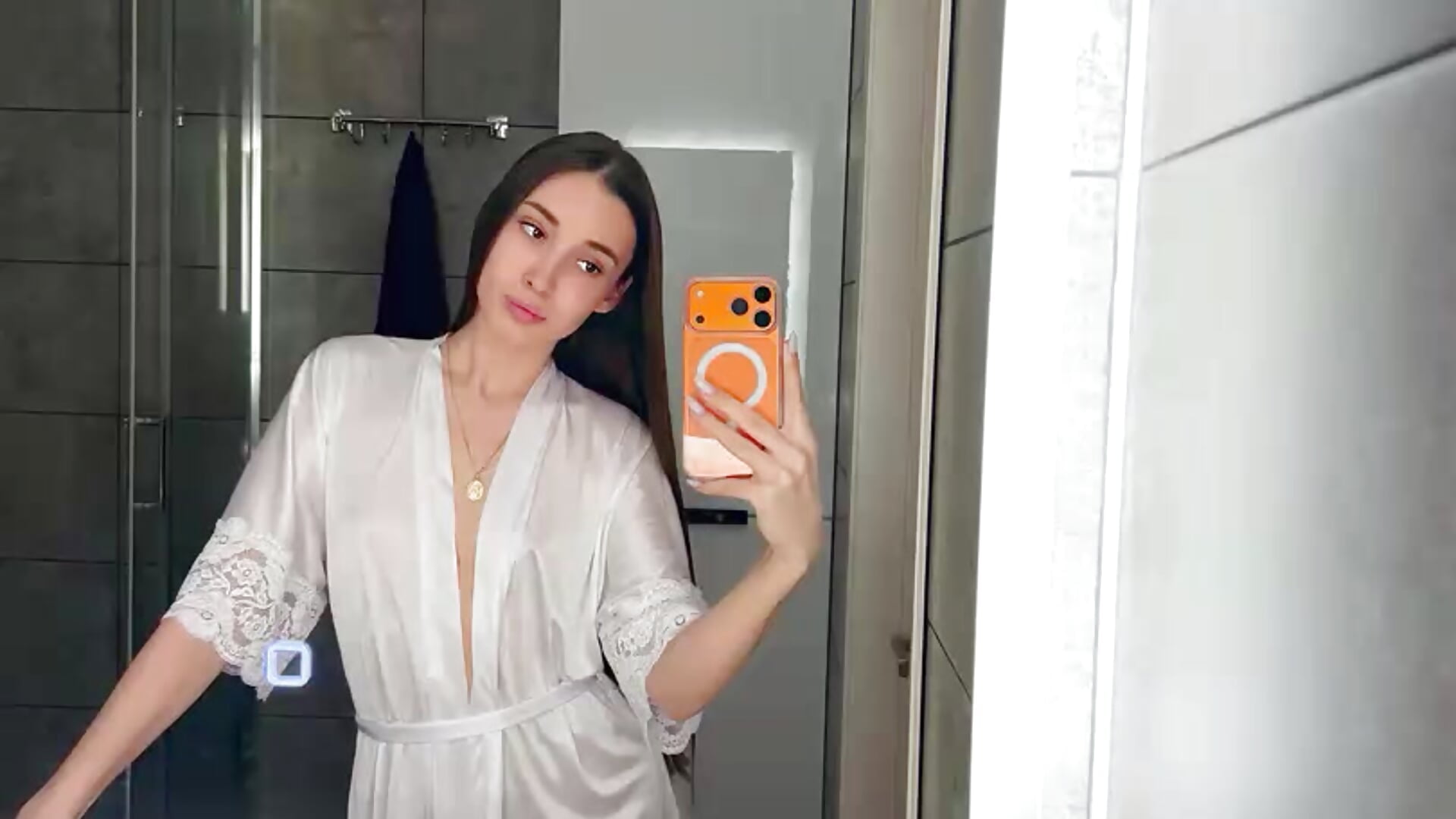 Follow me so you don’t miss my shows - vídeo de EllaMist modelo de câmara