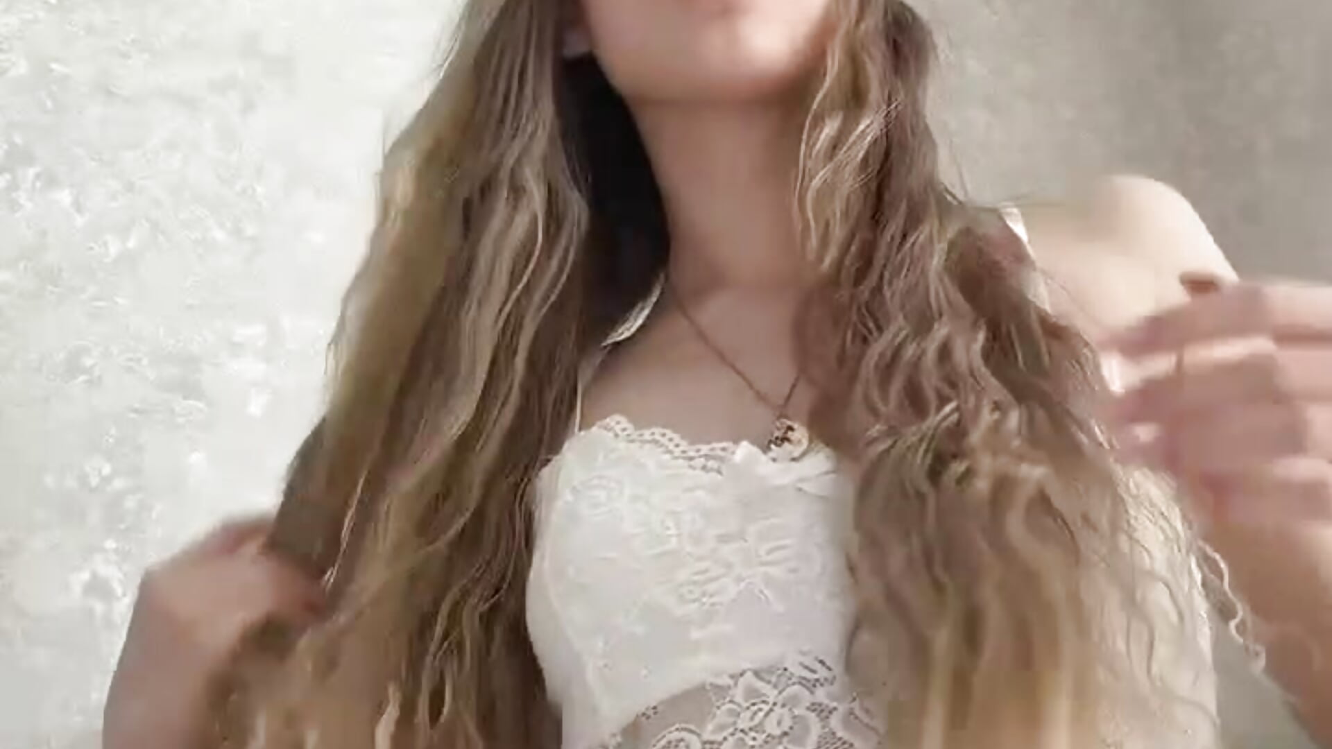 Follow me and don’t lose me - video by EllaMist cam model