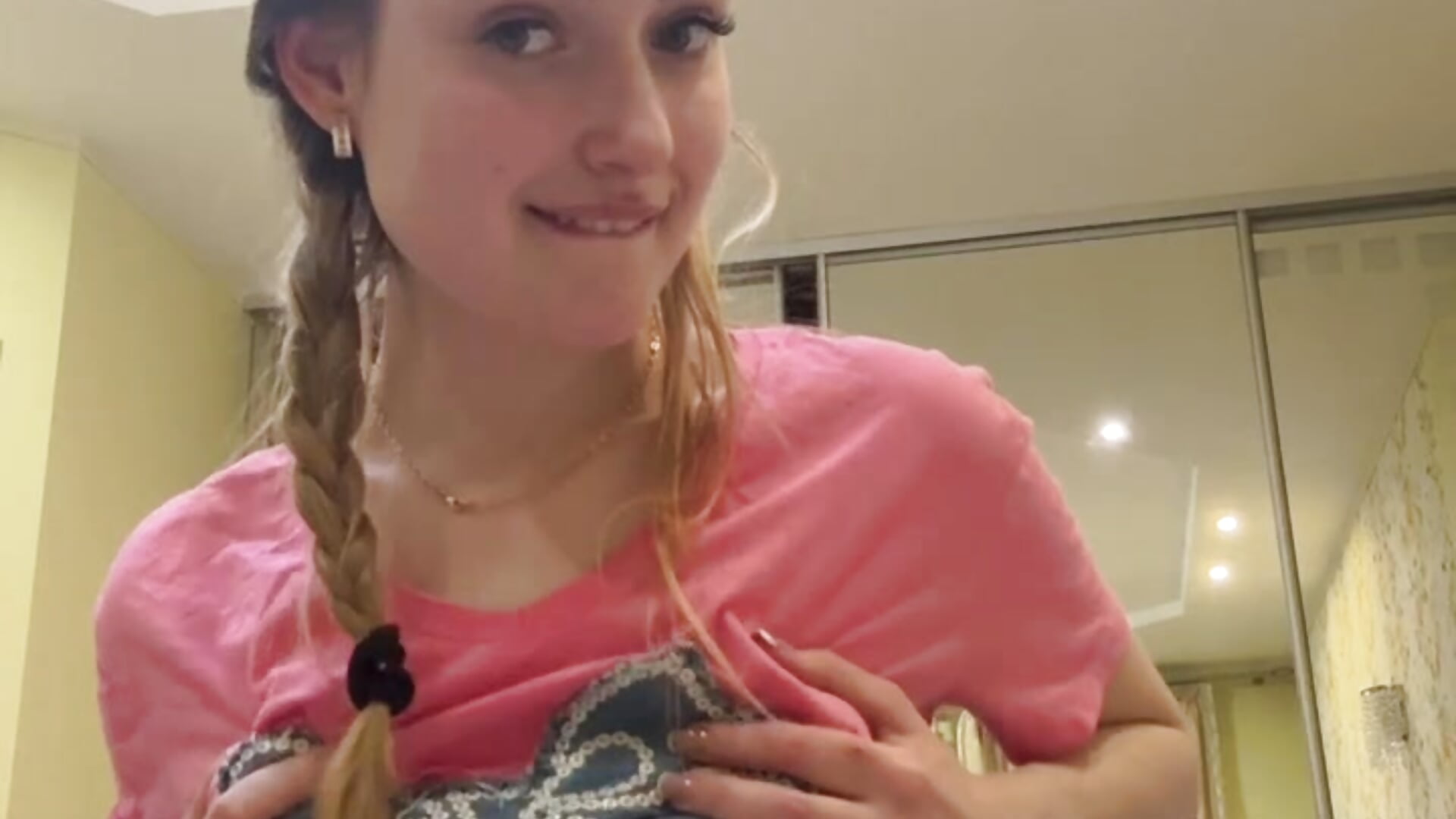 IMG_1026 (1) - video oleh model kamera Lisanta