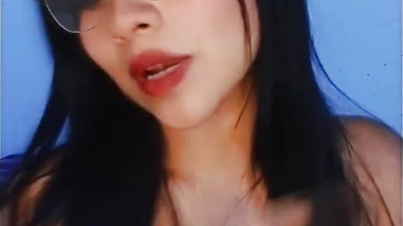 I like to be spontaneous and happy ❤️ - video by IamBella_