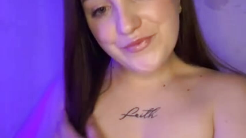 79901508706__526E9B60-9085-4338-B024-E13D557530DC - vídeo de kisaaaaaa modelo de câmara