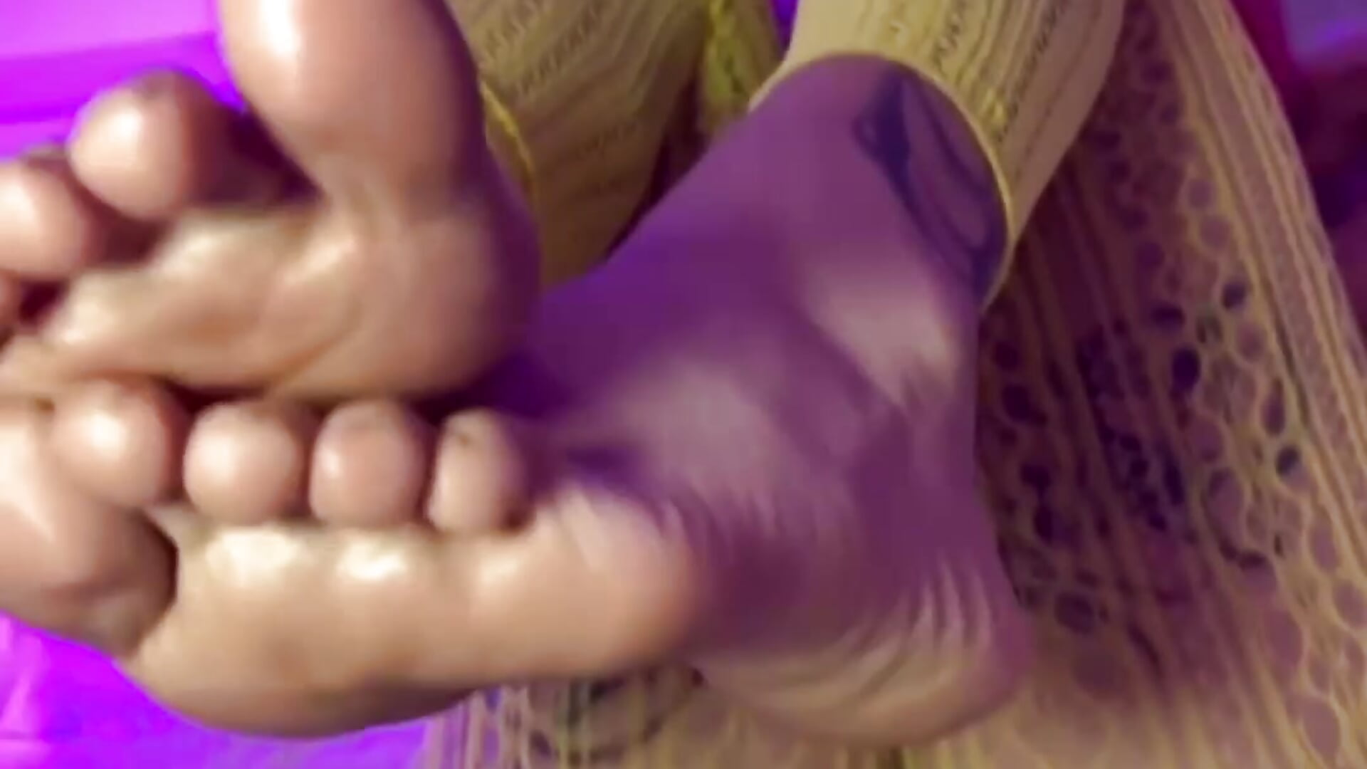 🔥FEET FETISH 🔥 – video modela na kameri Megan_Robertss