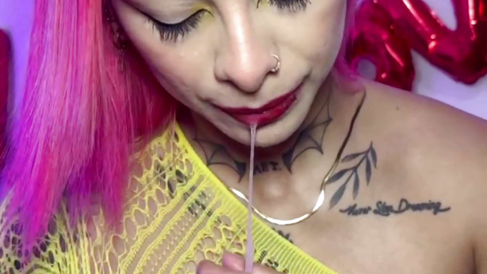 I LOVE SUCKING! 🤤😏LOOK HOW I DO IT 🔥🙈