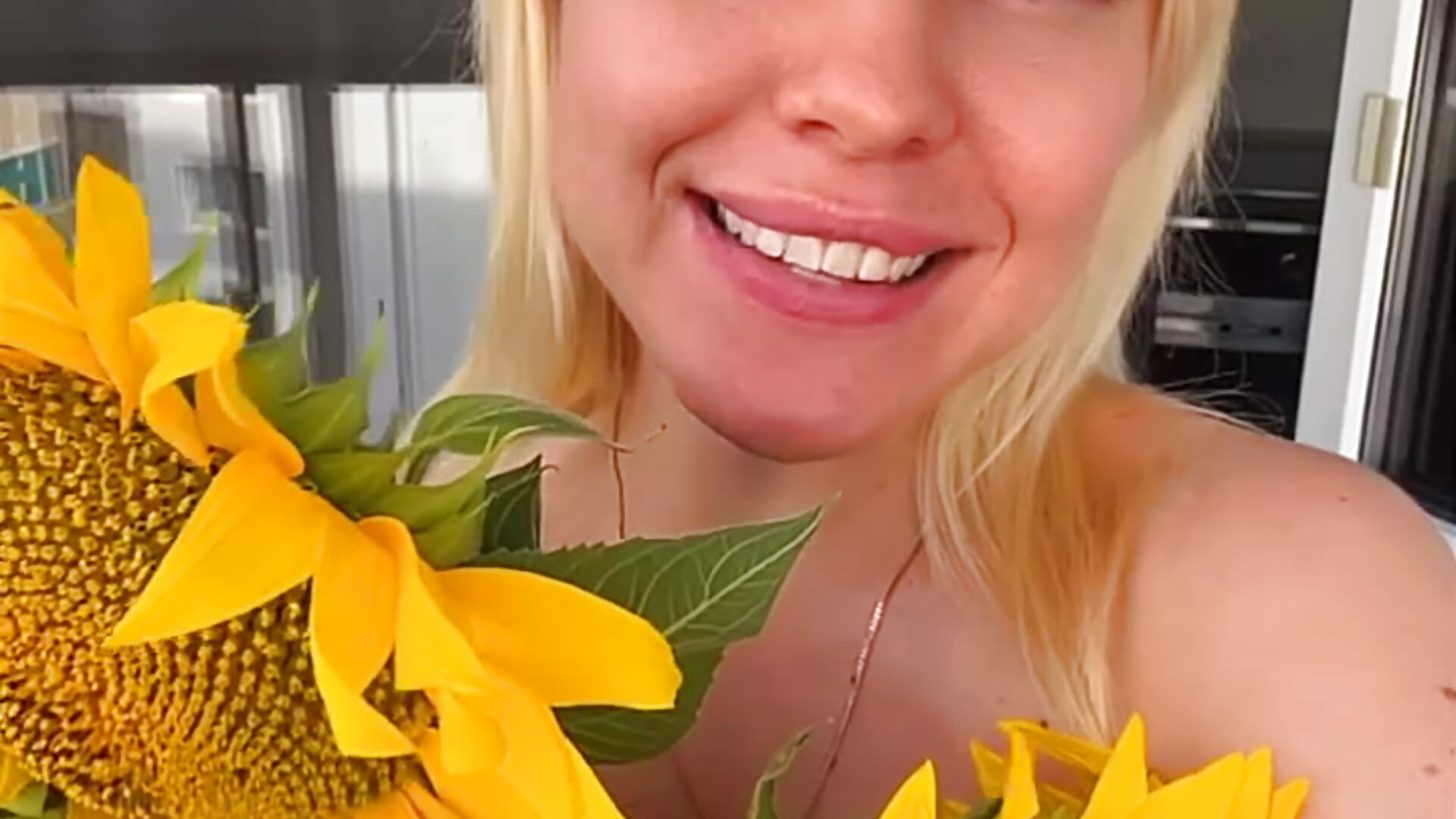 Welcome 🙏 to my room 🌟🍀 - video by FromRussia cam model