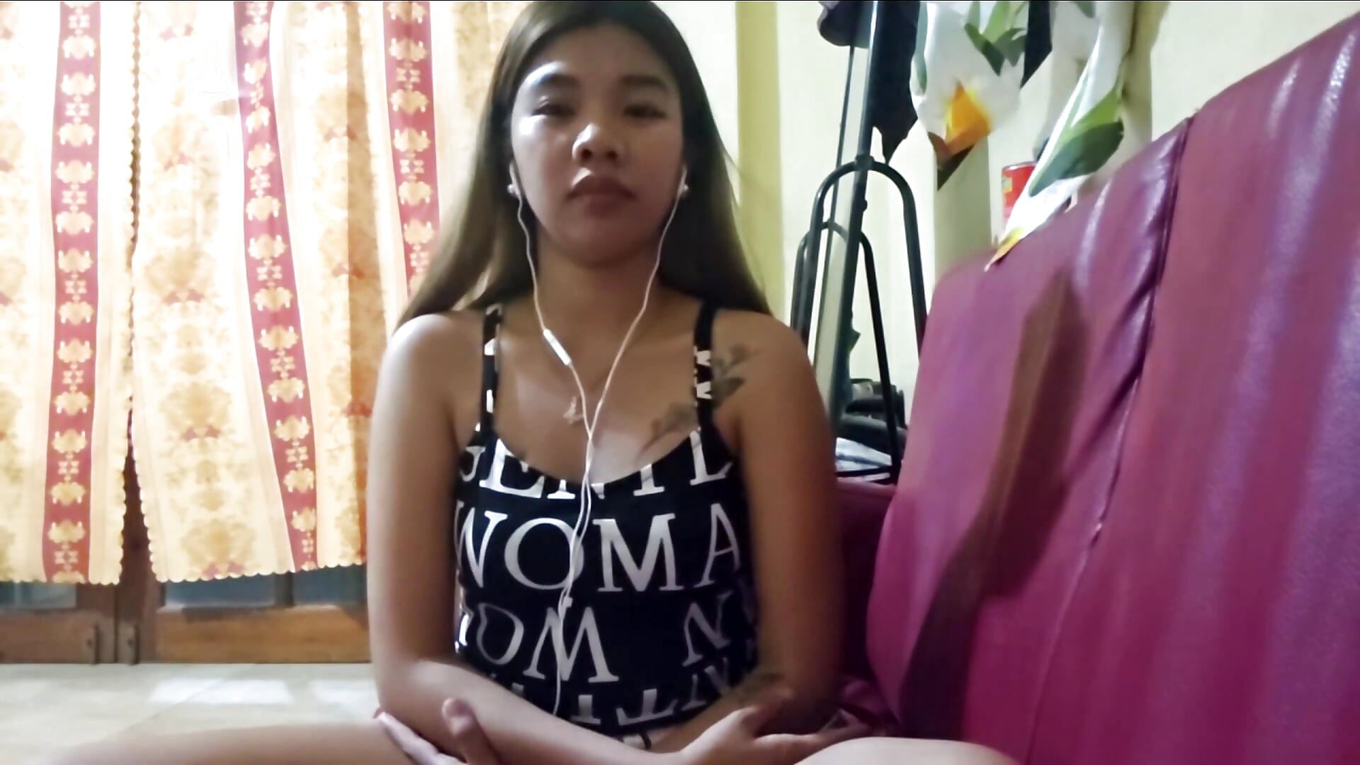 Hi! - video by XiaoCrabbe