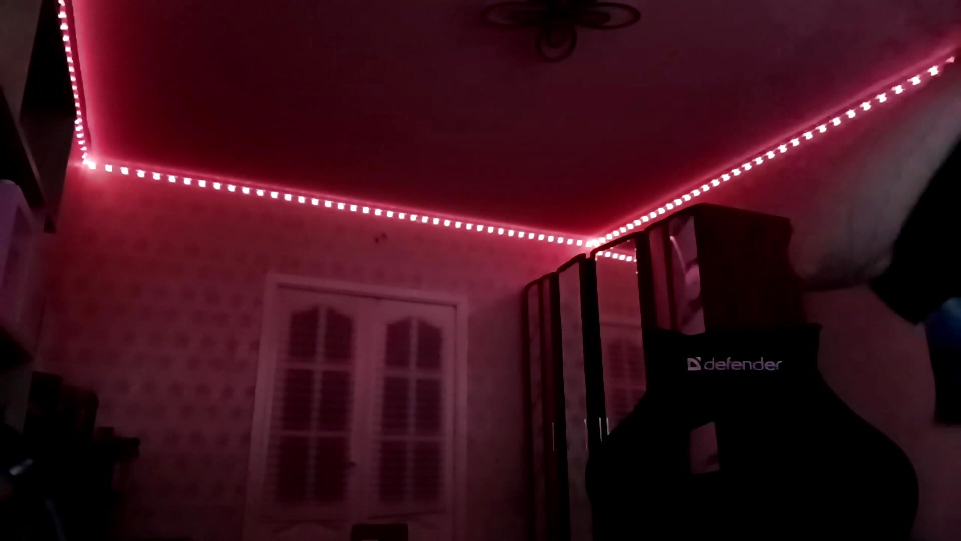 a tour of my room - video di MandieBusby modella di cam