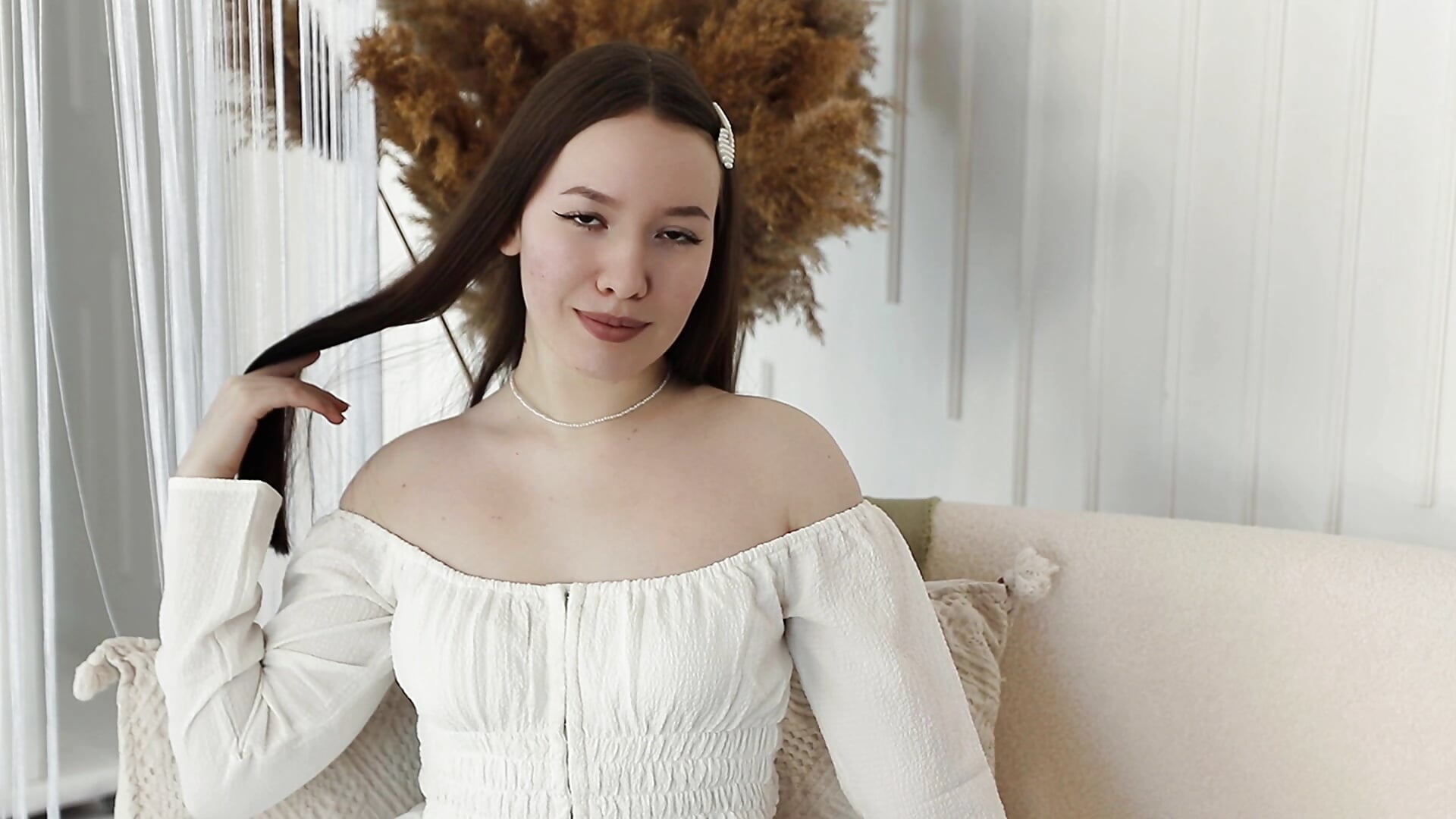 Sweet girl 🤍 - video by DaniellaSunny cam model