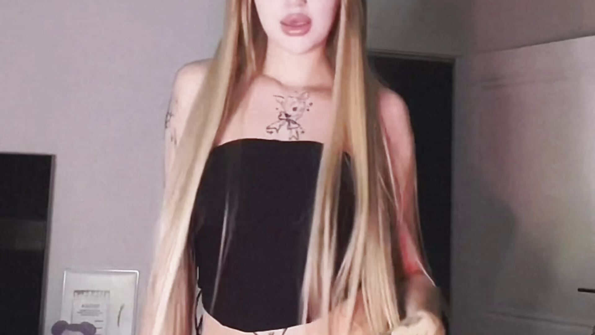 cute girl for u^^ - video di MollyBat modella di cam