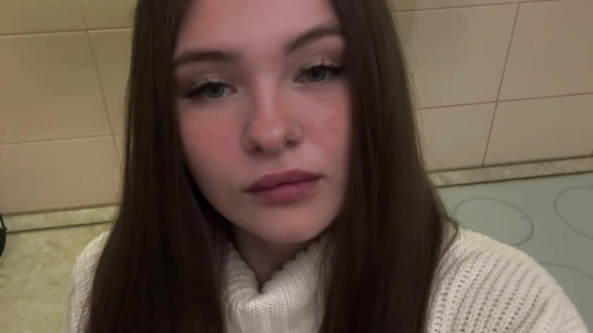 public - vídeo de la modelo de cam Luyten726_8B