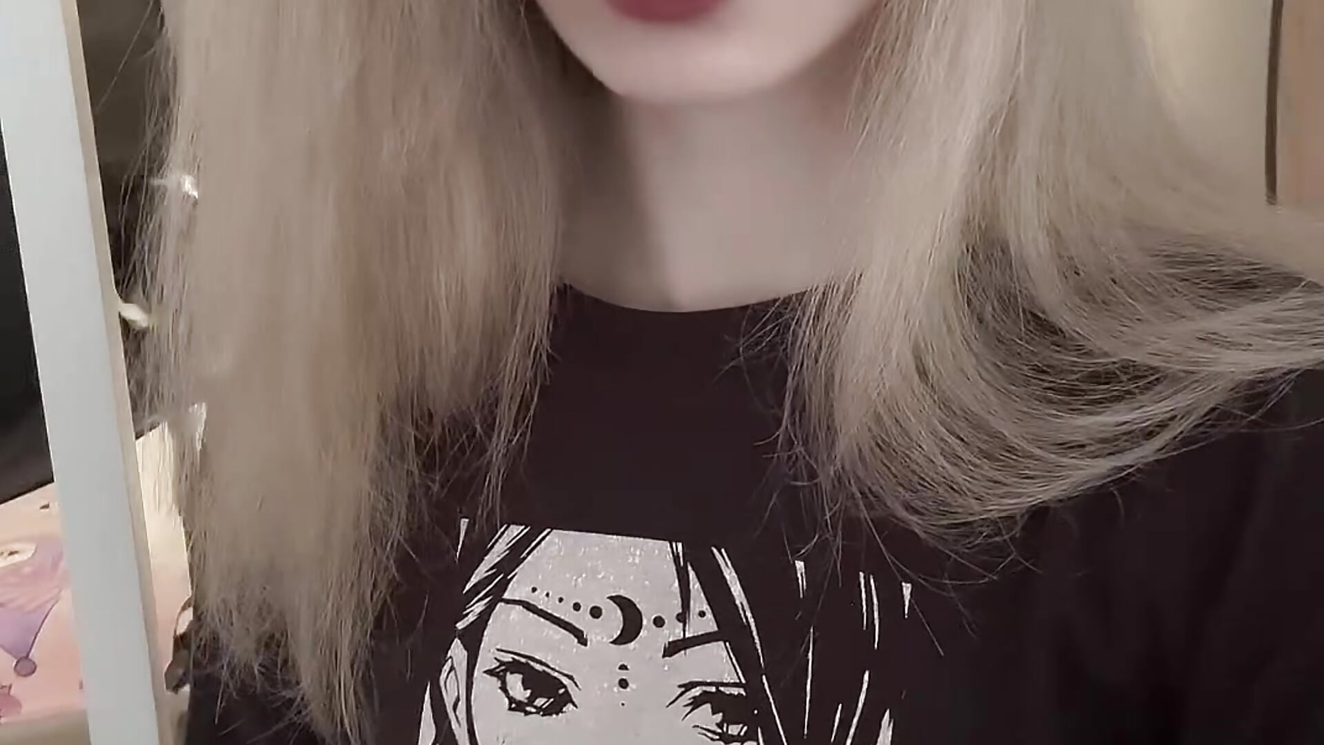 ^^ - відео від вебкаммоделі DarlineHoldness