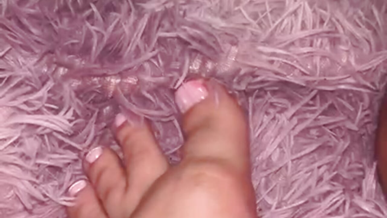 🌸 - video by violett_collinss cam model