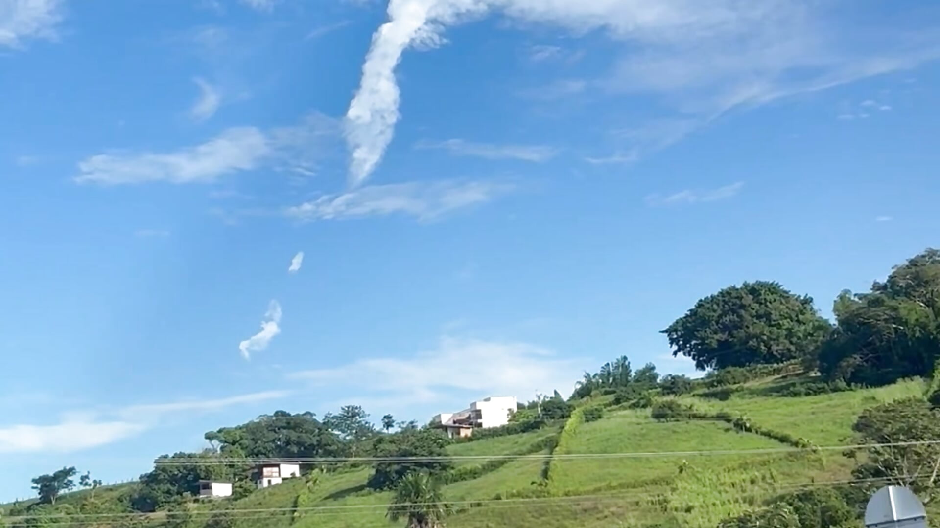 Los paisajes de Colombia 🇨🇴 - video by violett_collinss cam model