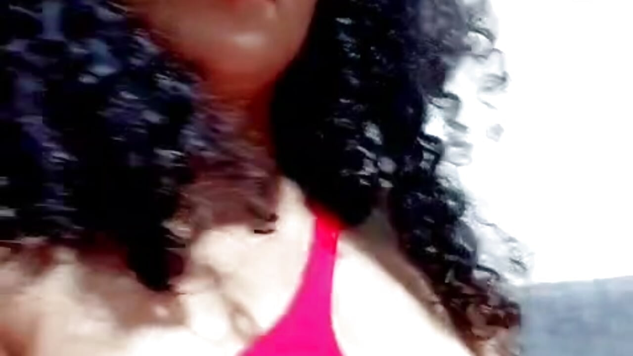 WhatsApp Video 2026-04-20 at 12,17,13 PM - video van paulina_aura cam-model