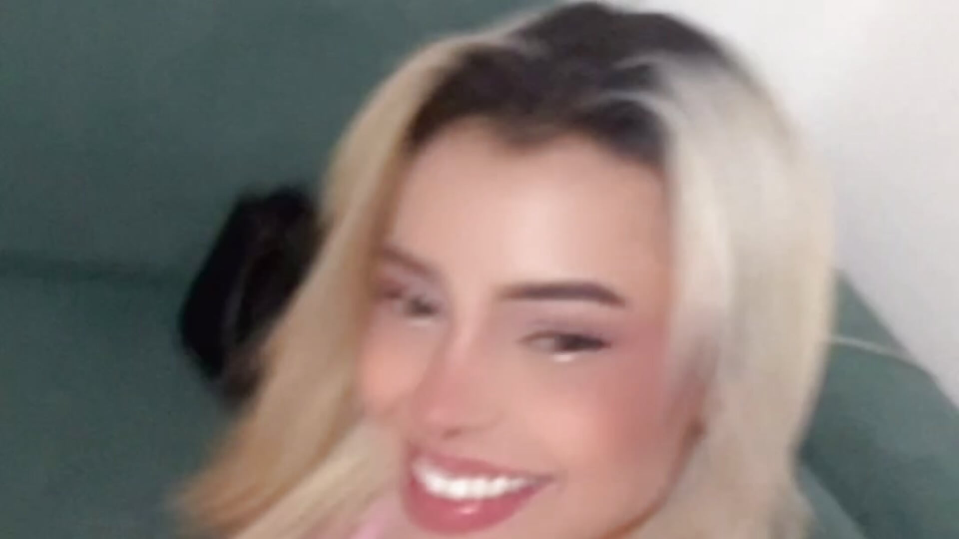 💞 Cute face, mischievous mind 💕 🌸🍷 - відео від вебкаммоделі Imvalen111