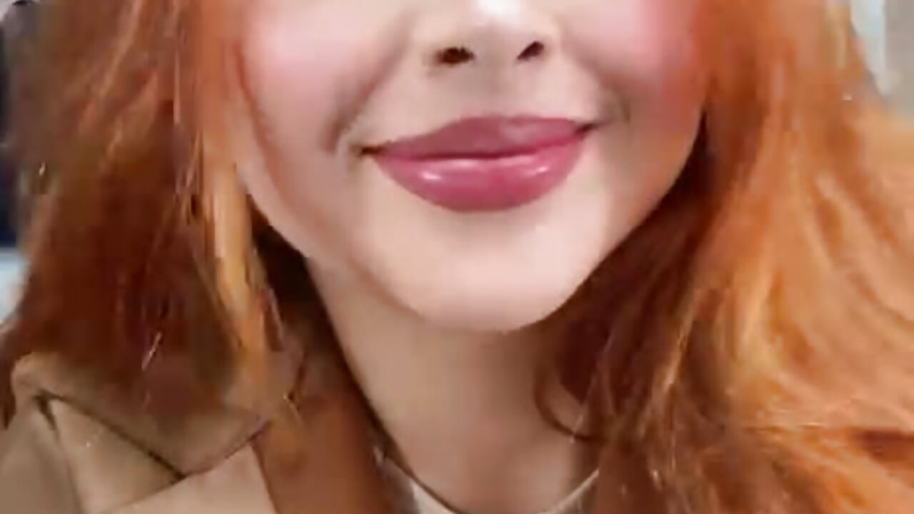 Me 💜 - vídeo de la modelo de cam alice__collen