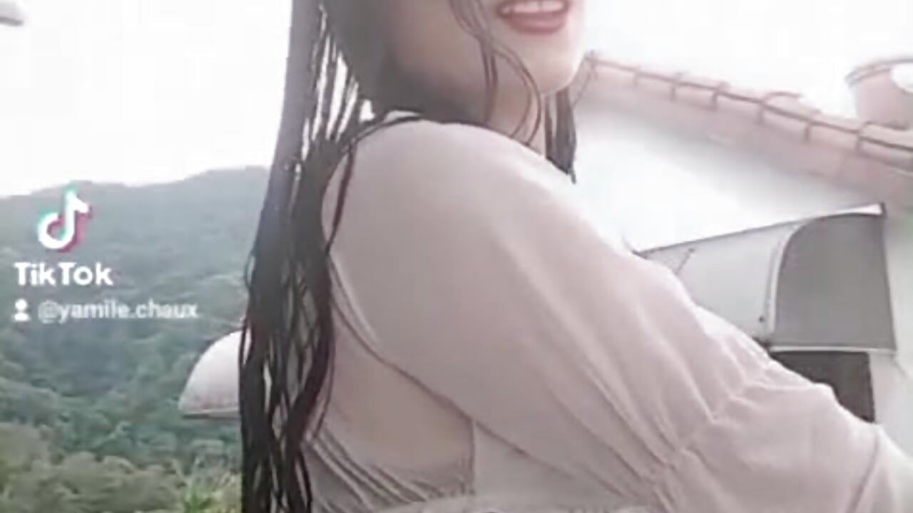 just hanging around - video by amy_luna cam model