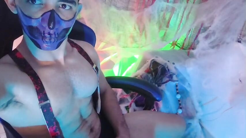 happy halloweens - відео  від вебкаммоделі caius_bigcock1