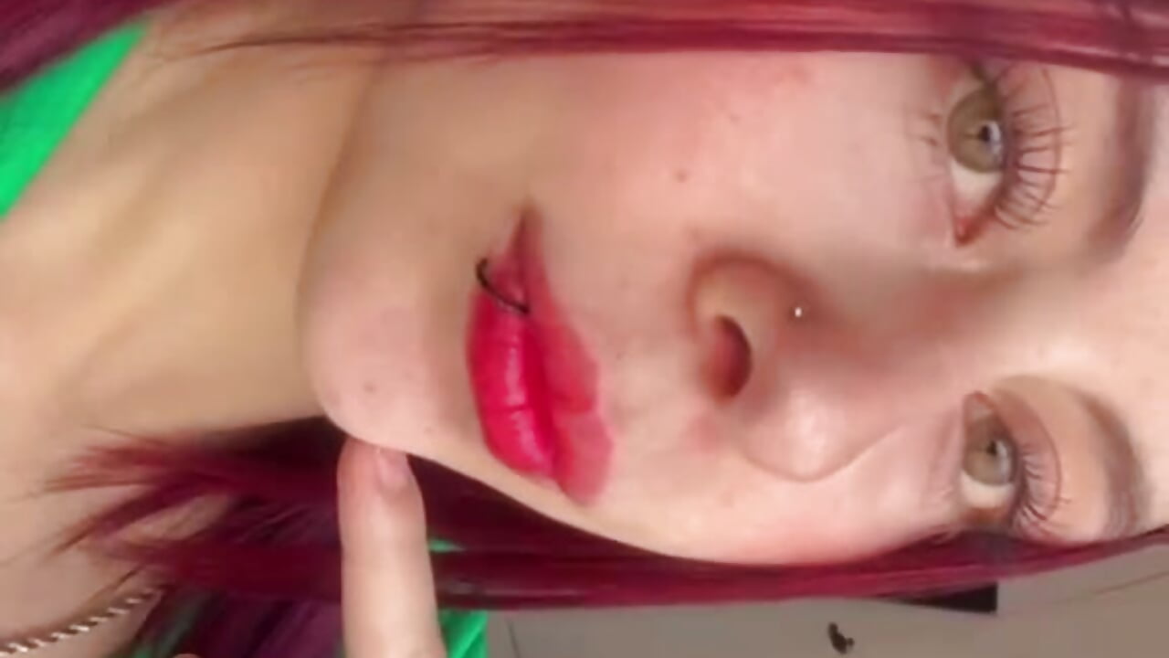 your favorite redhead - clip cu luciatp model videochat