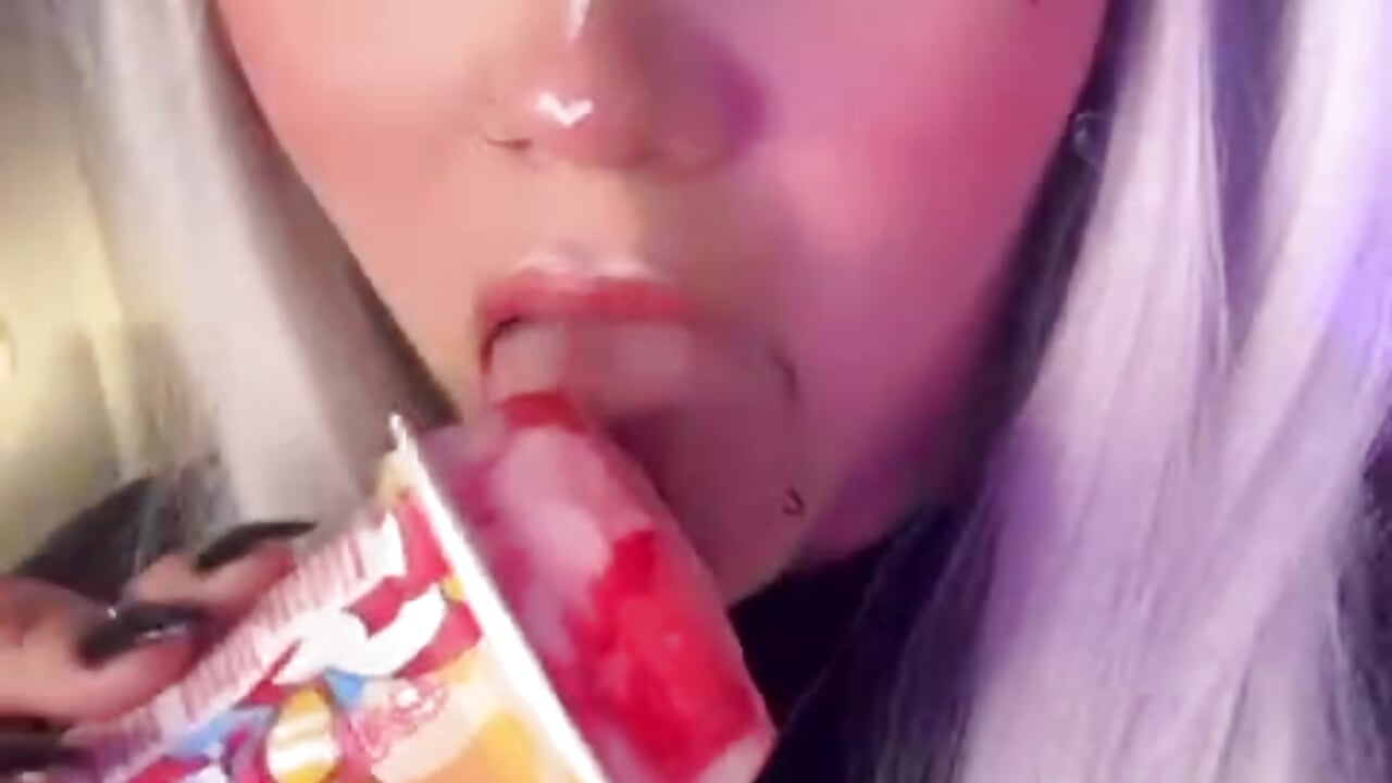 A SUCK? 🤭 - Video von Tessa_ruxh Cam-Model