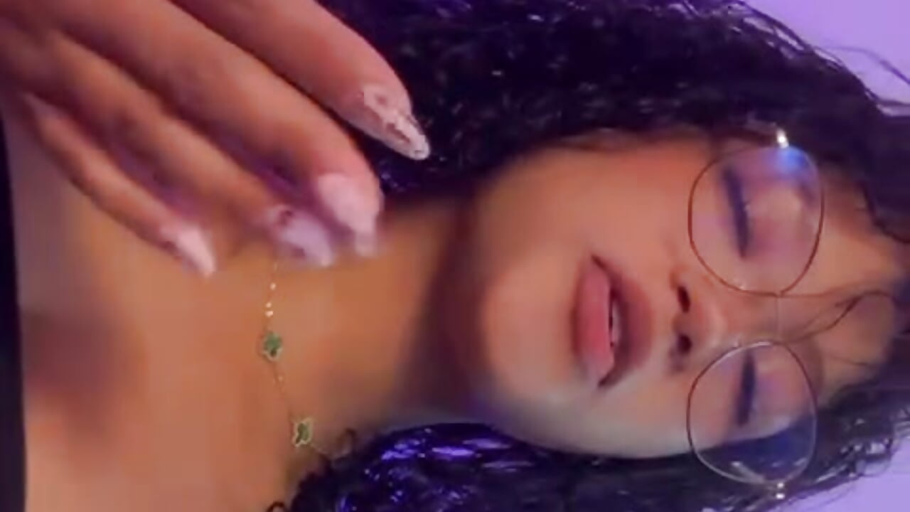 Do you like how I look with glasses?❤️ - video av im_chantal cam model