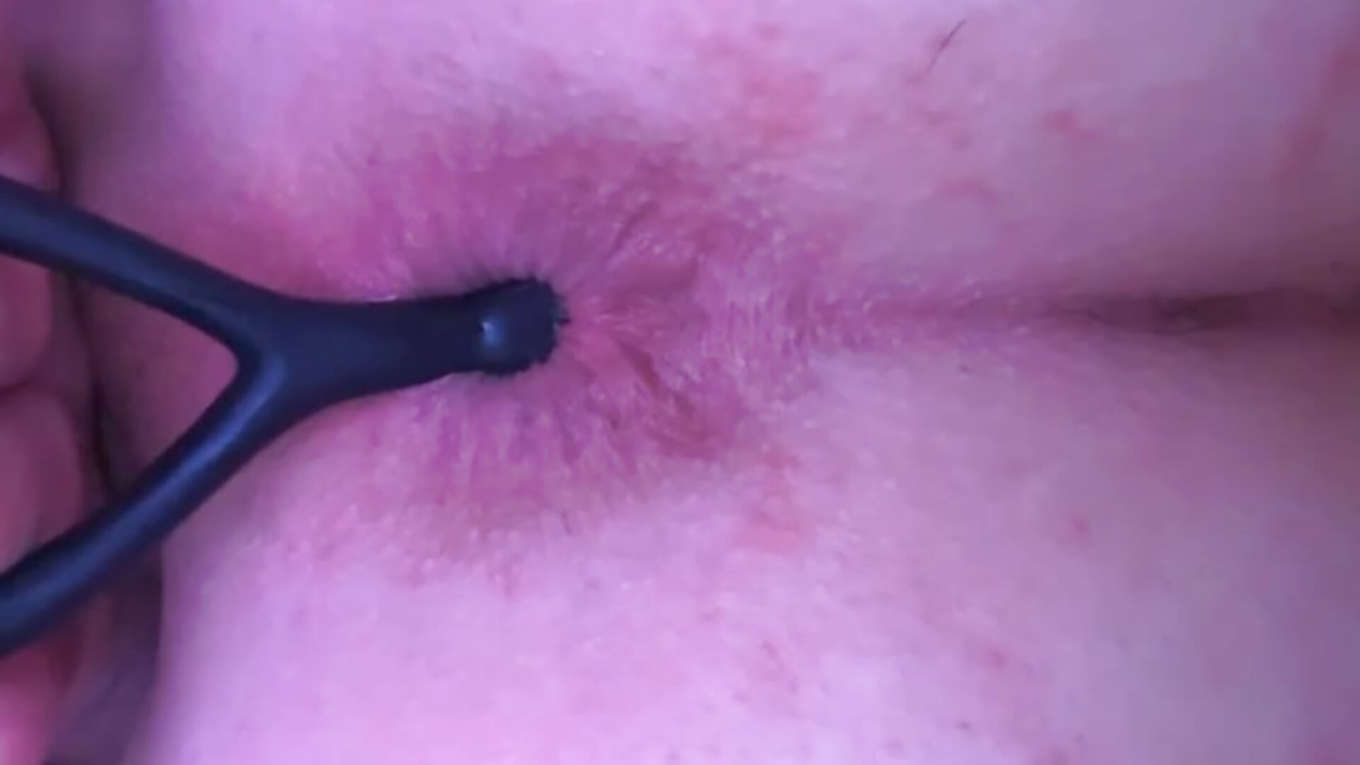 Upclose Devil's Anal Beads - video oleh model kamera Mataline