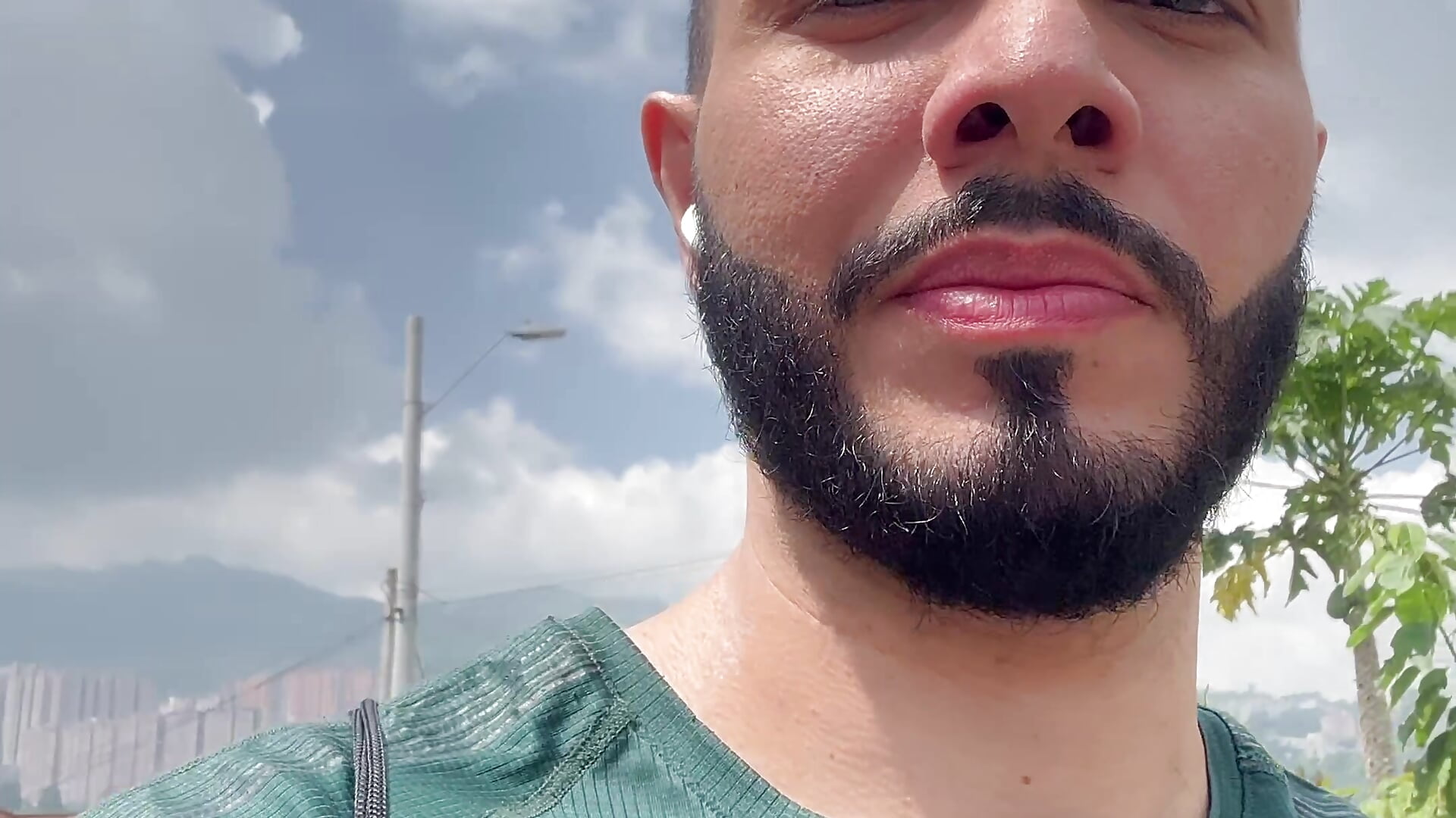 Caminando bajo el delicioso sin ☀️ - video tommel_bailey kameramallilta