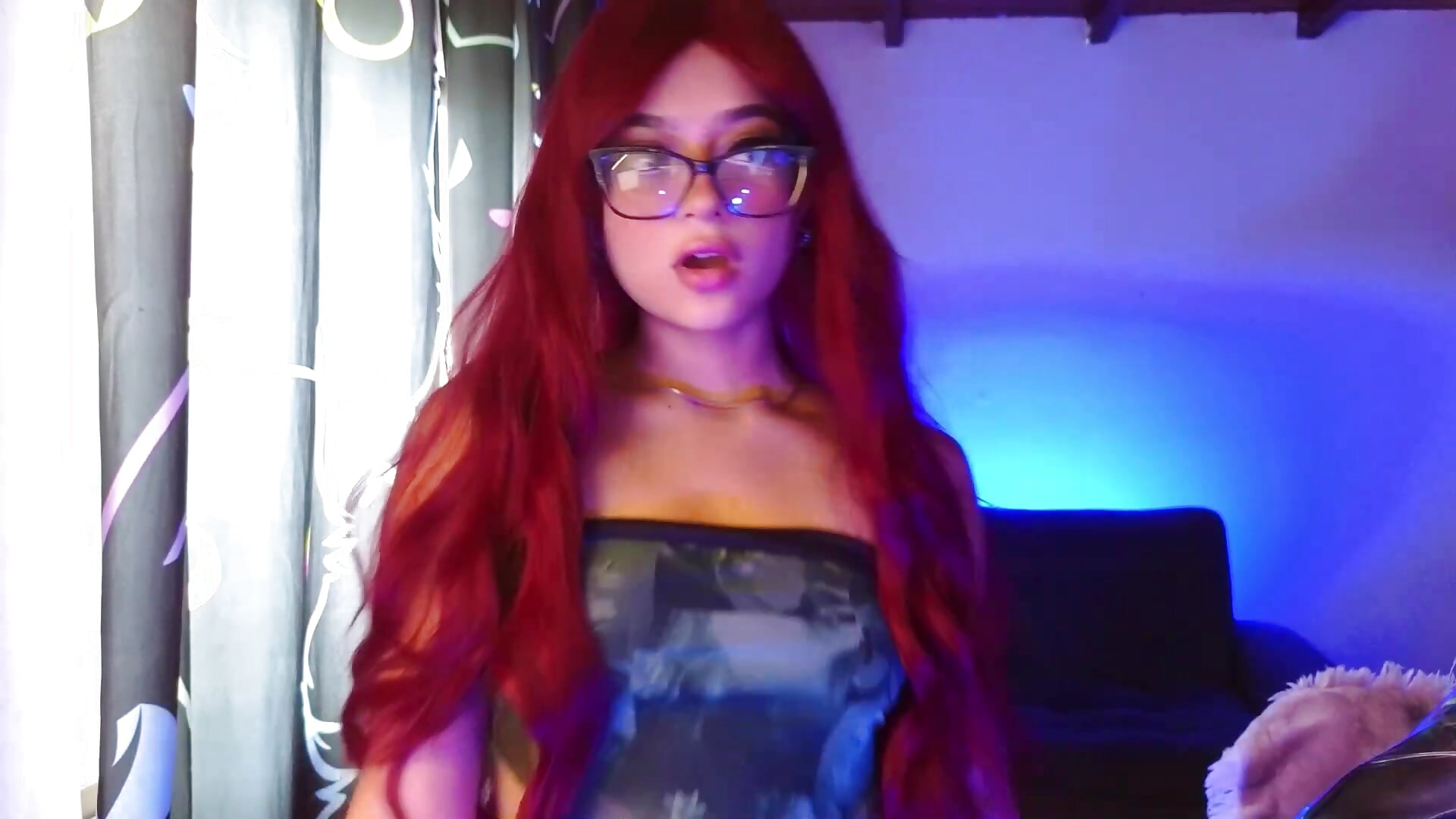 Free - video by lia_varel cam model