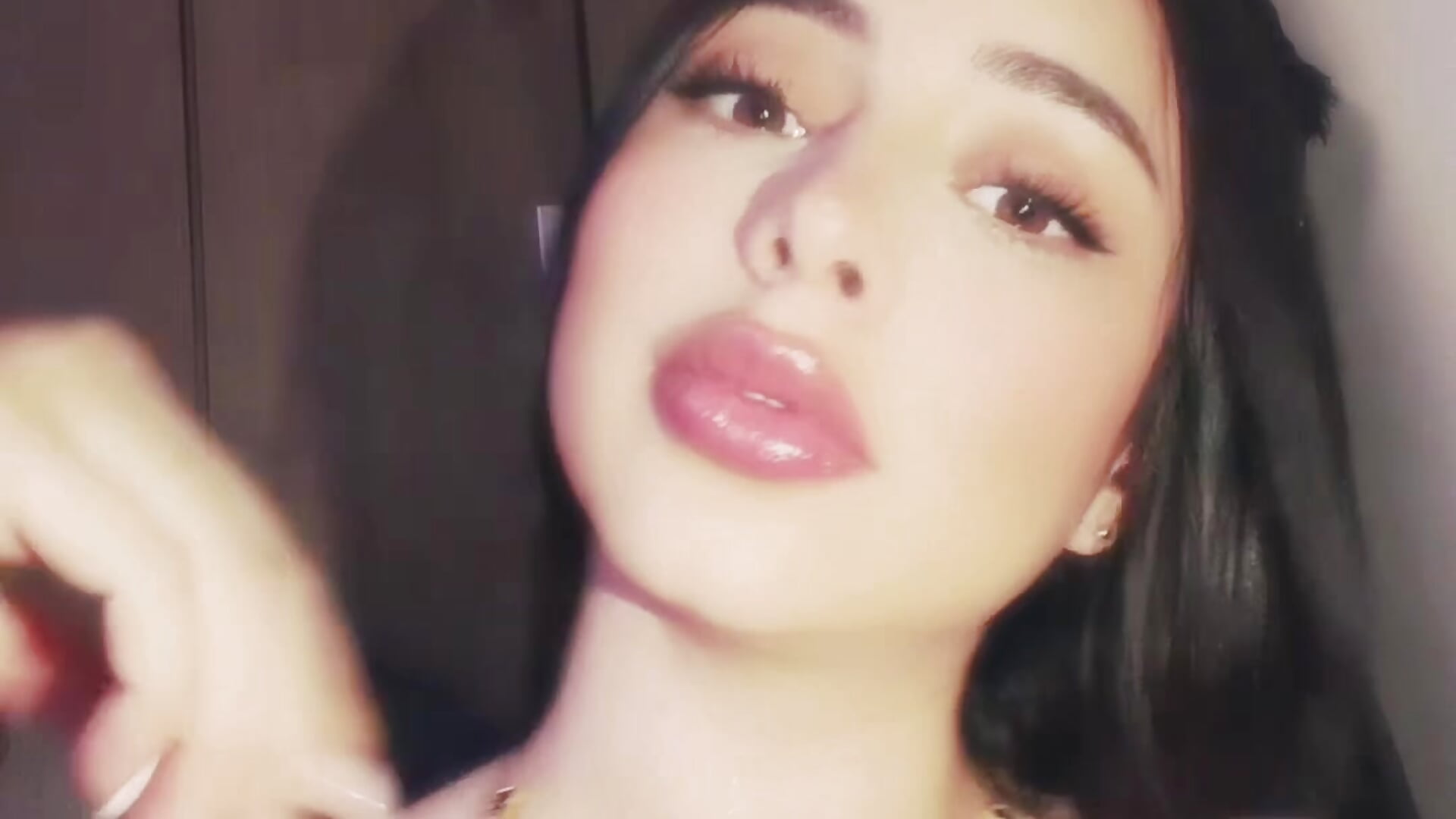 💬💬 - فيديو من IsabellaNoir_ موديل الكام