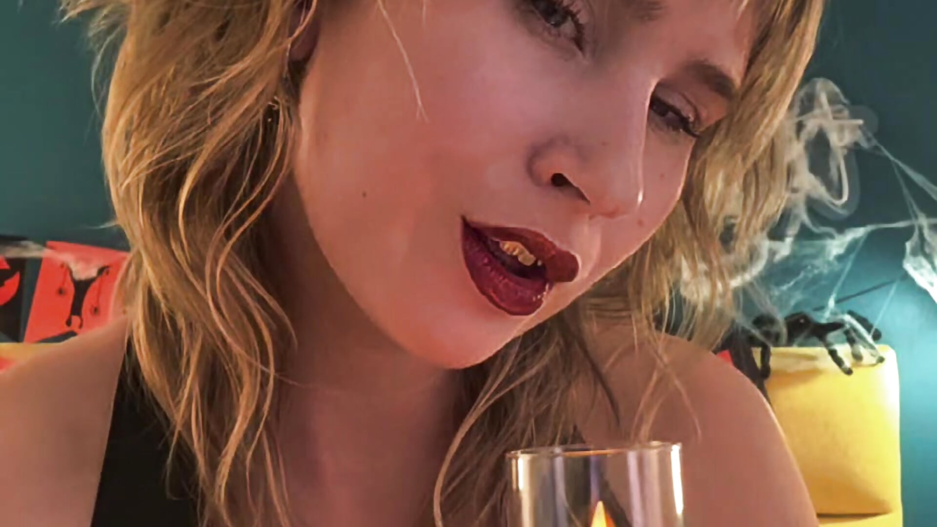 lets get halloween party started? - vídeo de la modelo de cam Lilianadaniels