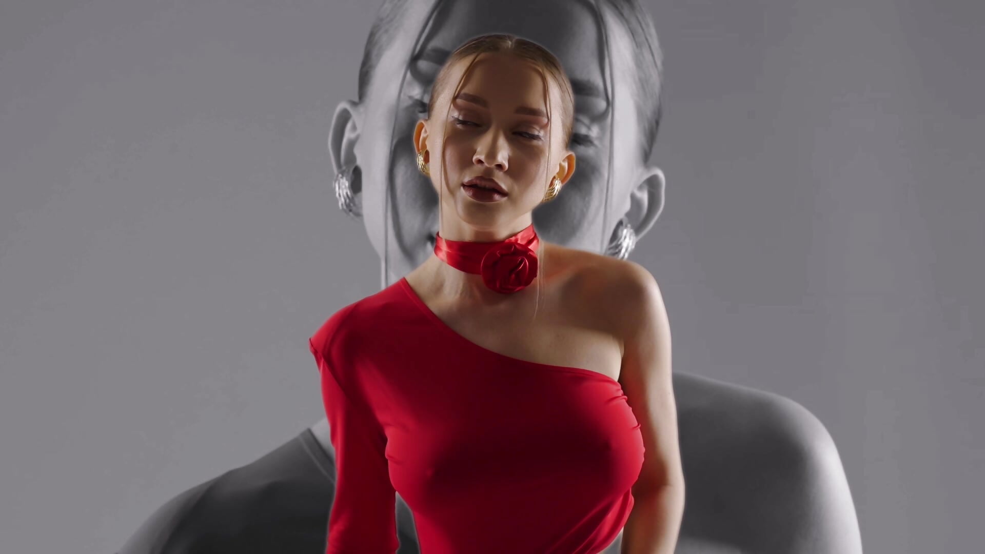 All Eyes on Red - vidéo du modèle de showcams LoraVey