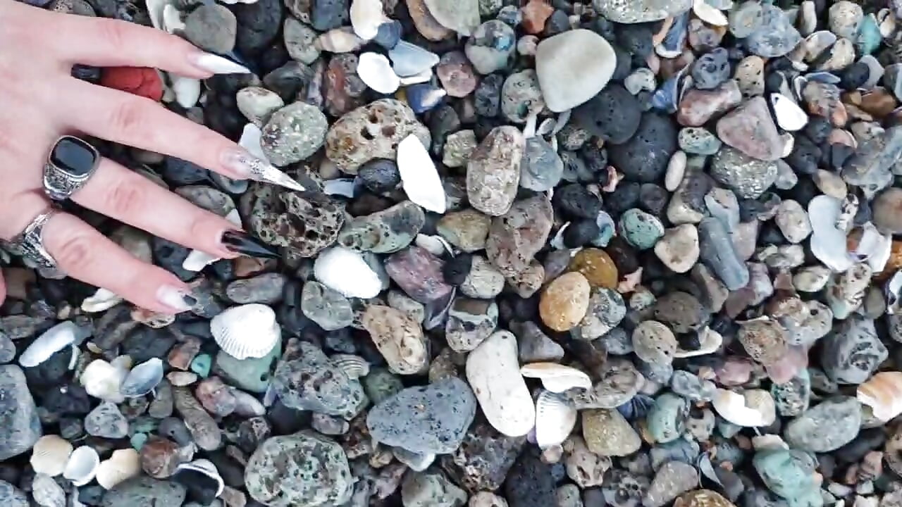 Rock asmr - video di DarkFiance modella di cam