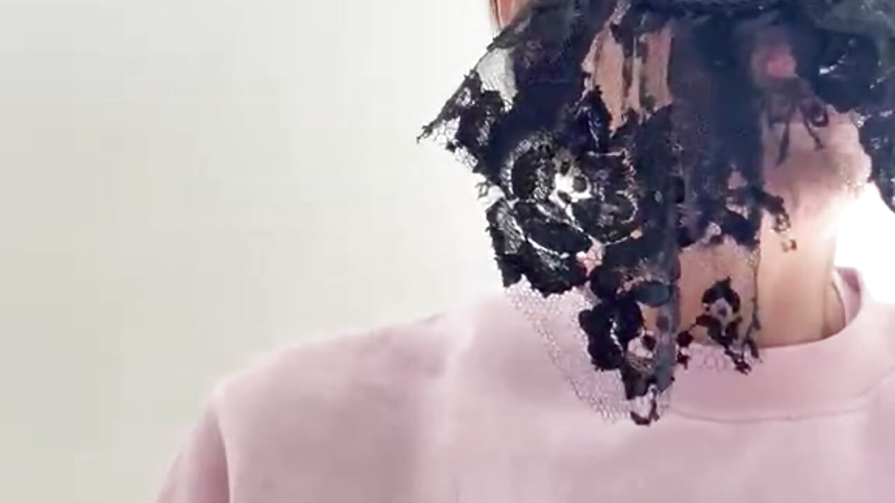 comunicazioni per tutti - video di HelenTiAscolta modella di cam