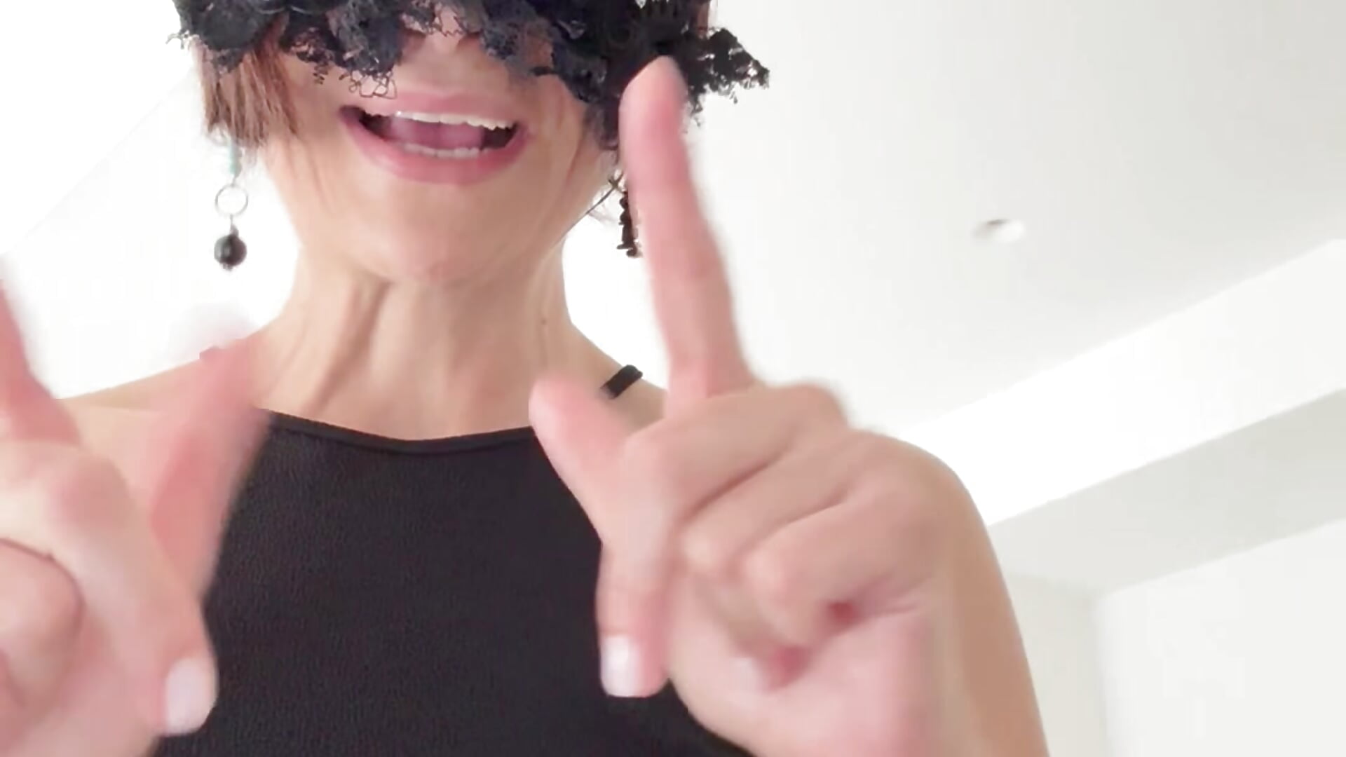 Live_15/08/26 - video di HelenTiAscolta modella di cam