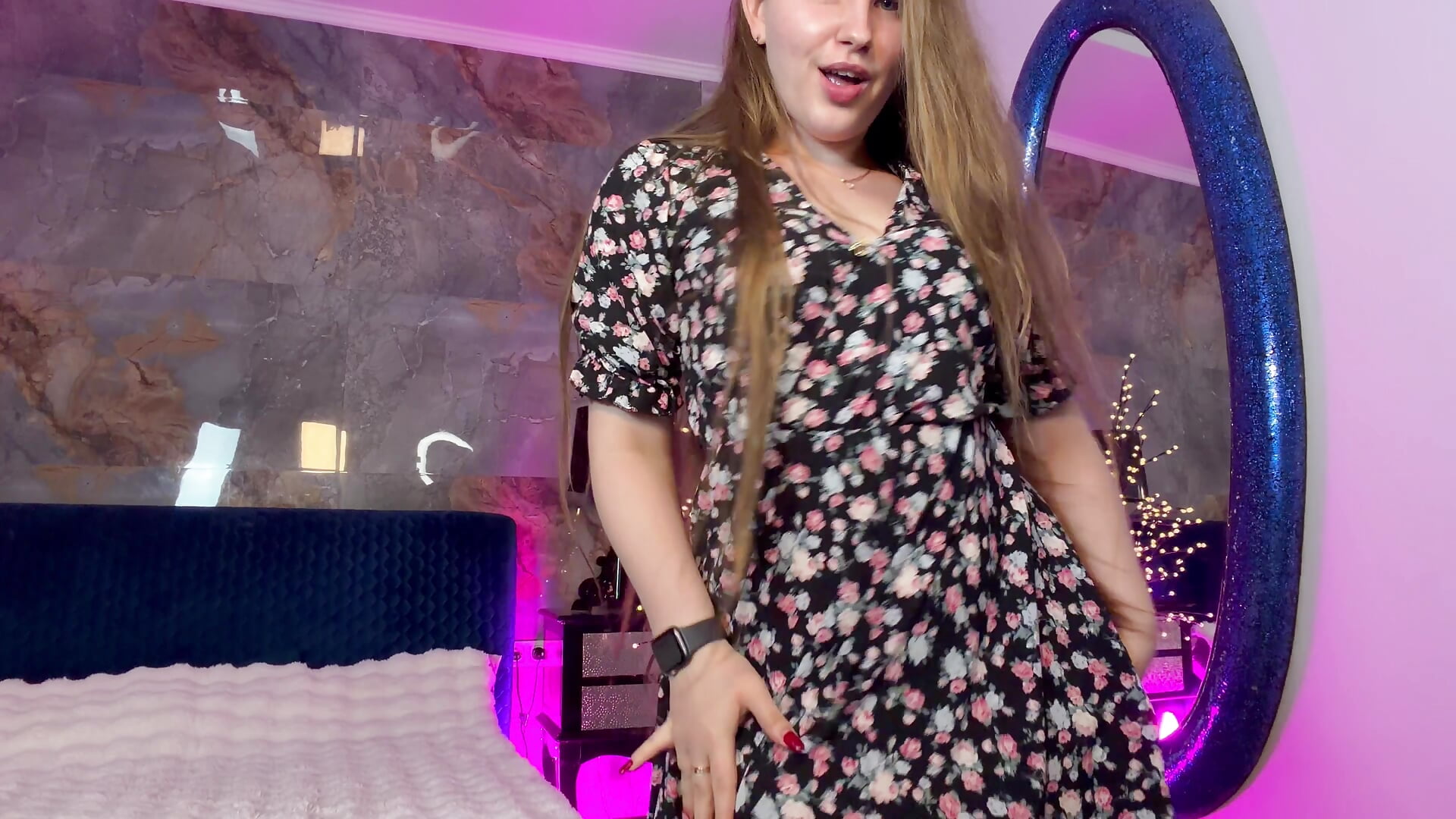 Dance in dress😍😍😍 – video modela na kameri FroggyTata